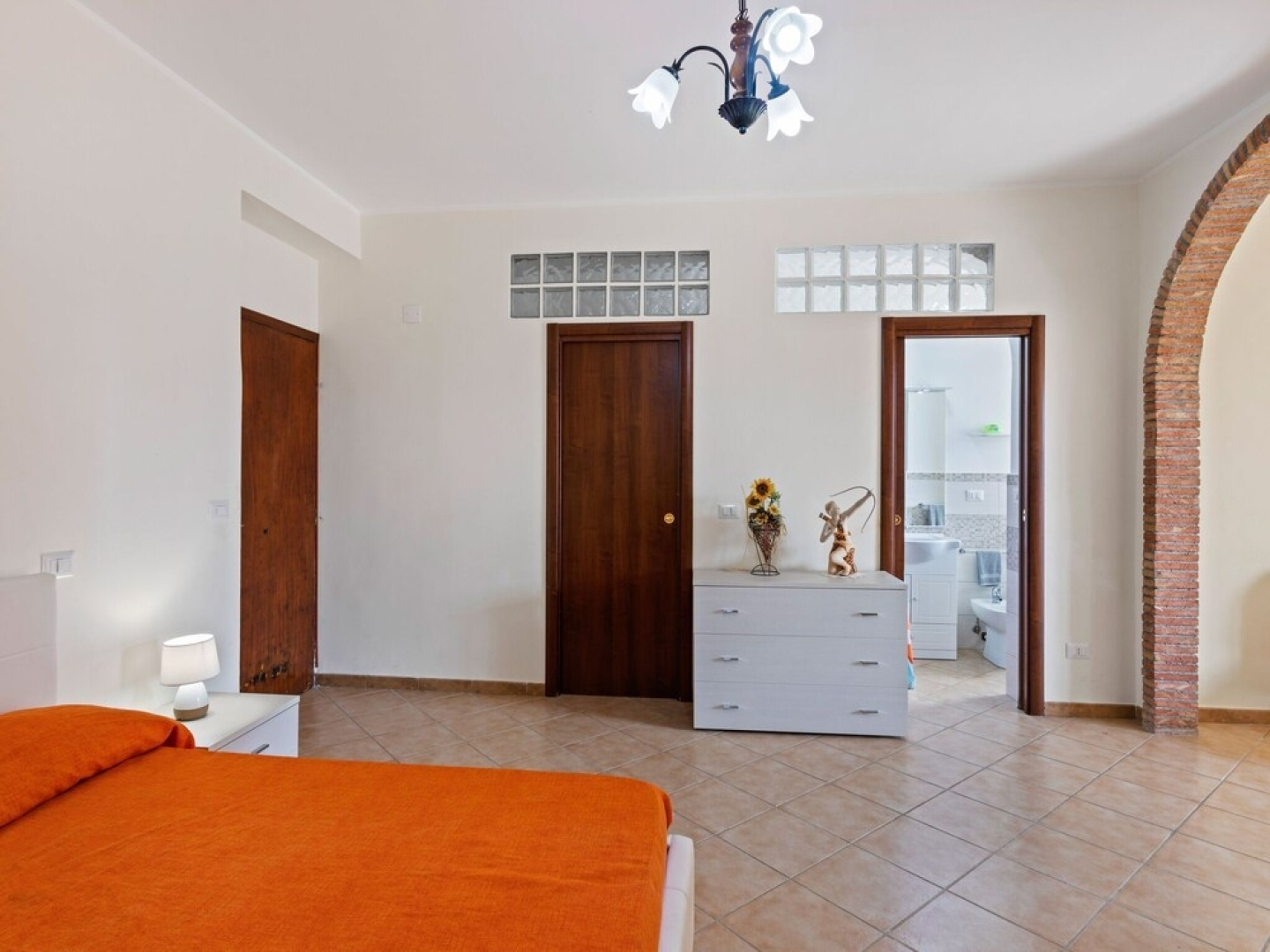 Snug Holiday Home in Niza di Sicilia with Balcony