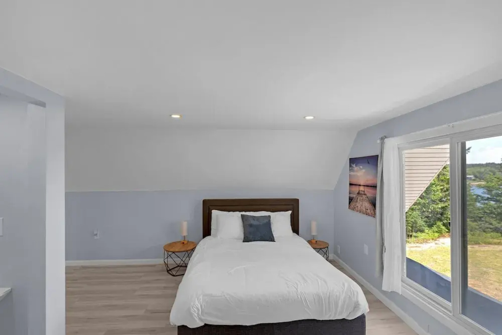 Waterfront Retreat With Stunning Views 3 Bedroom Home