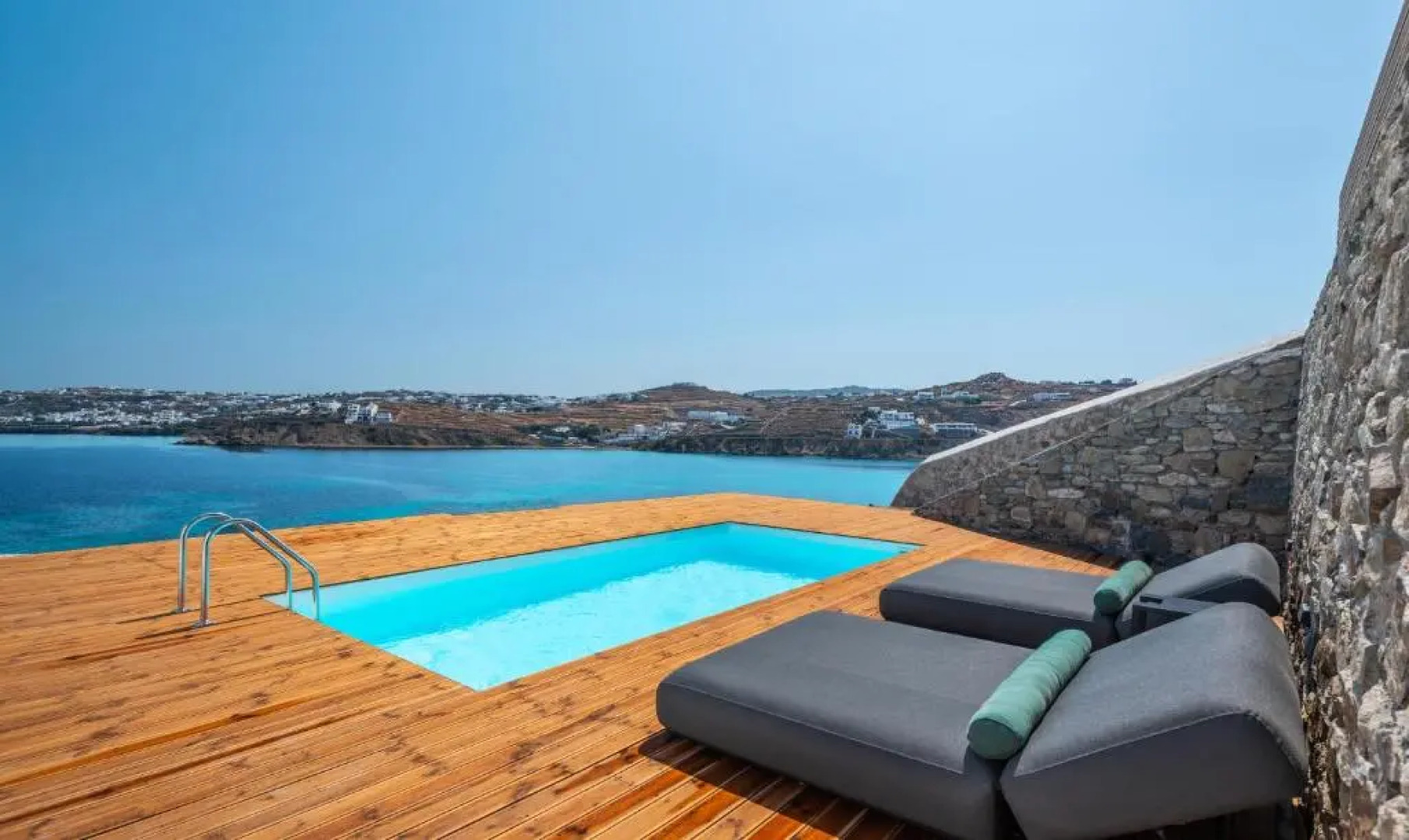 Dreambox Mykonos Suites and Mini Villas