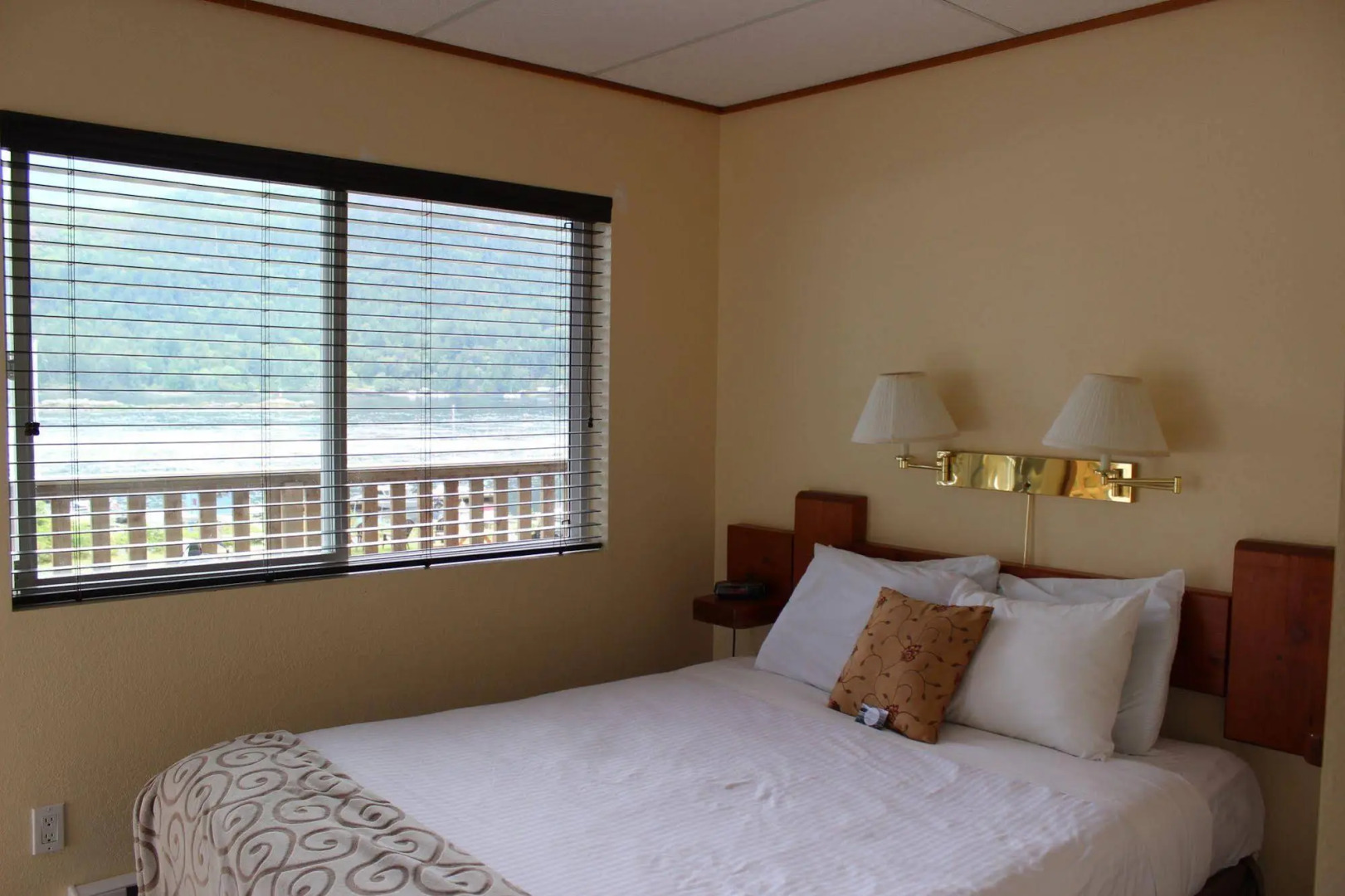 Backeddy Resort and Marina