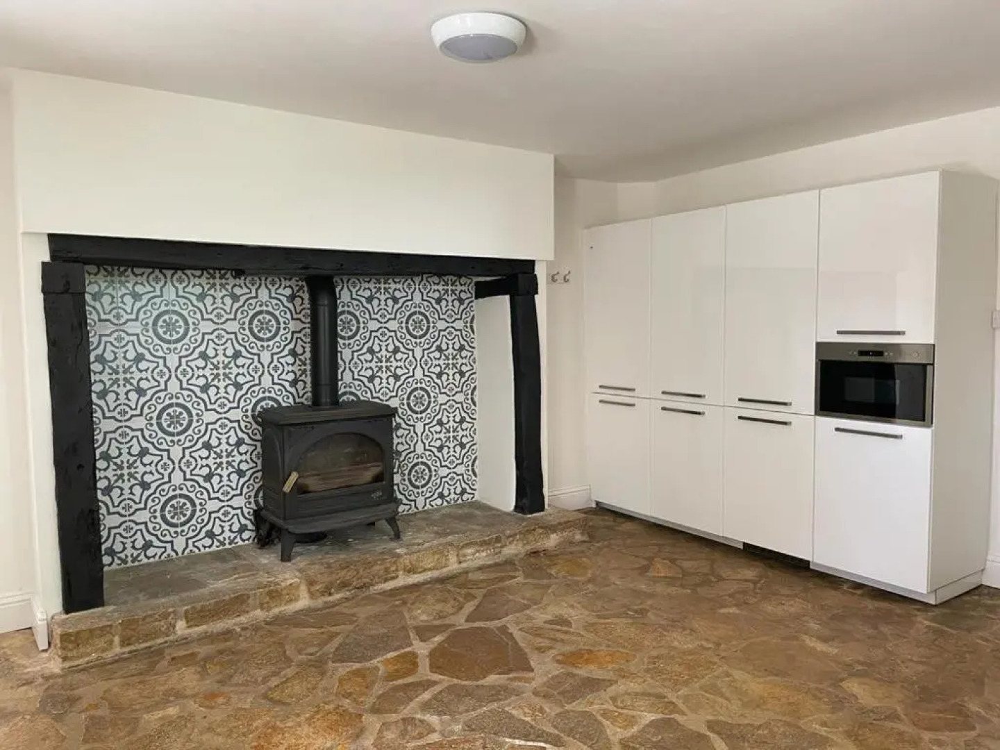 Beautiful 4 bedroom country cottage sleeps 7