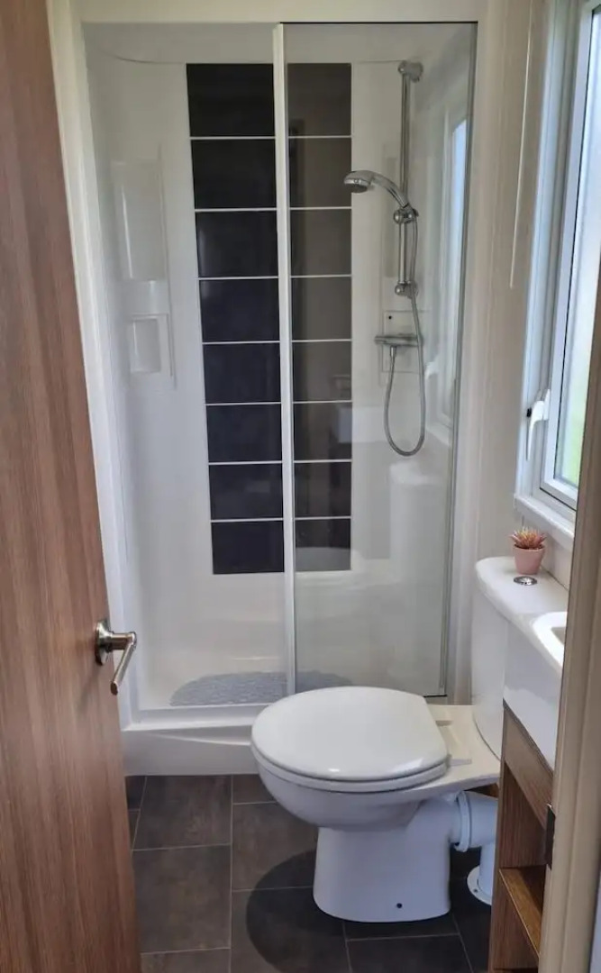 Stunning Seaside Lodge Nr New Forest 2 bed