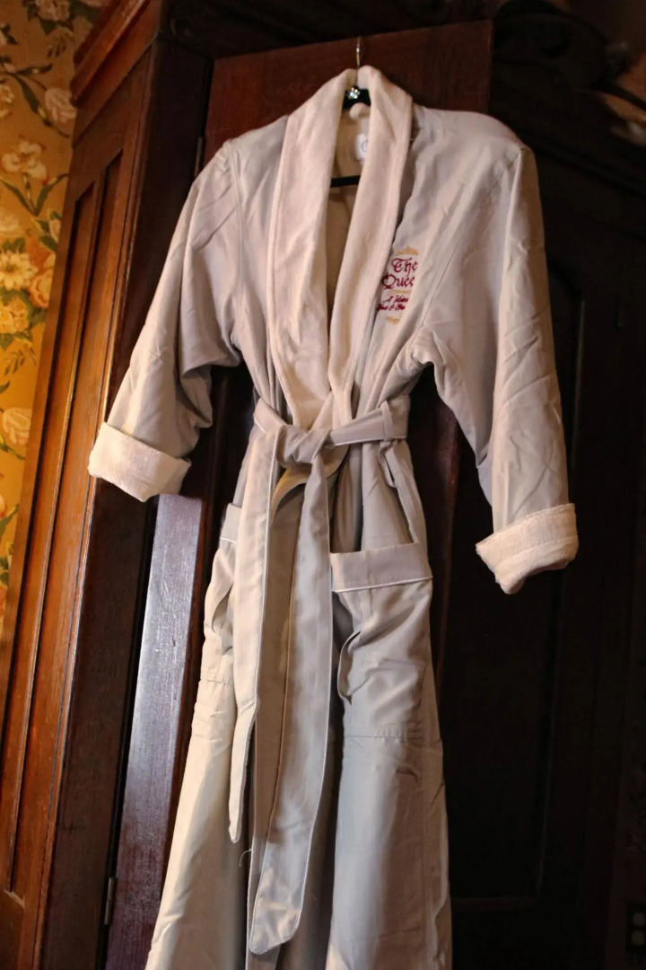 The Queen, A Victorian Bed & Breakfast