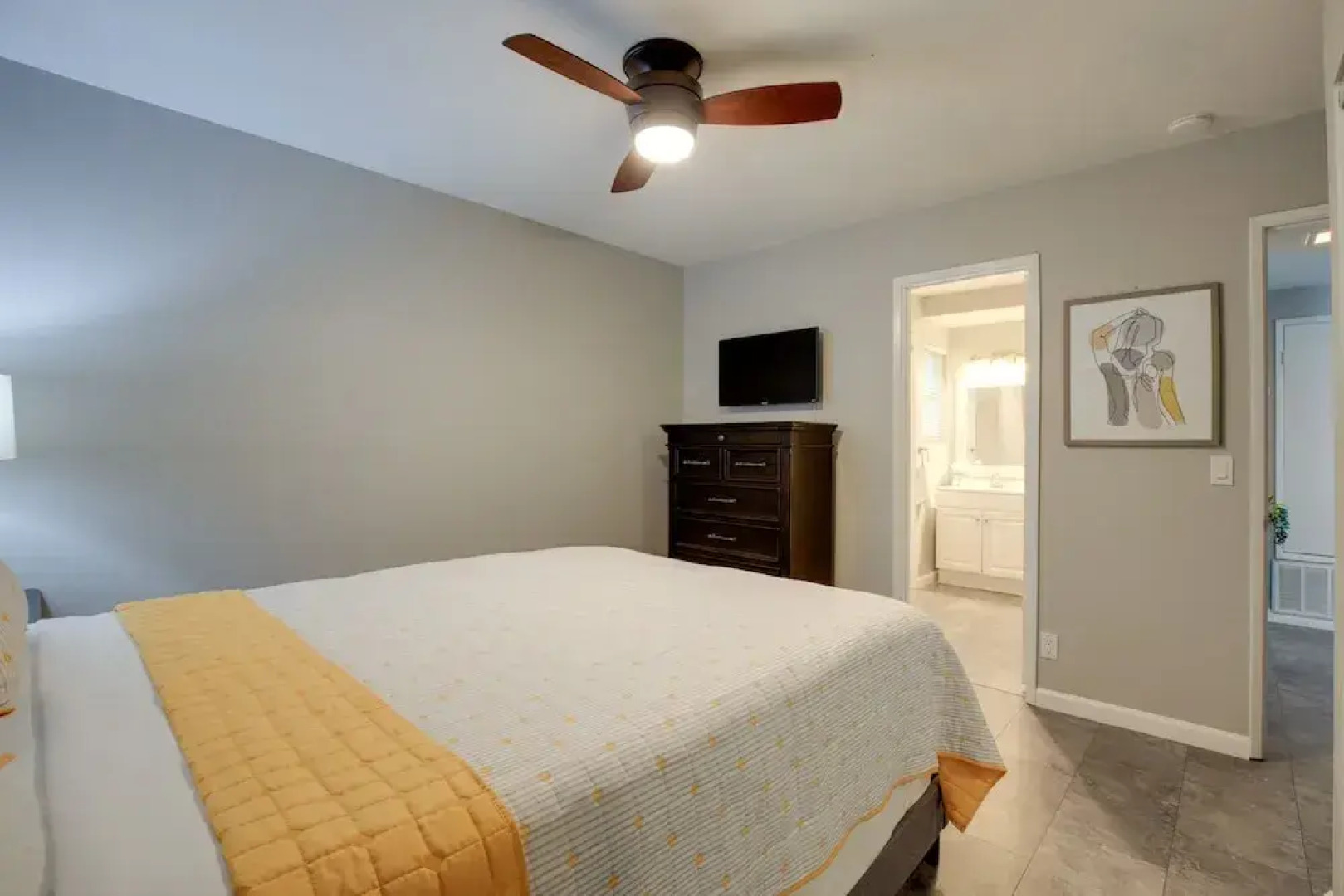 Theater Room & Pool Deck: Retreat in Palm Desert!