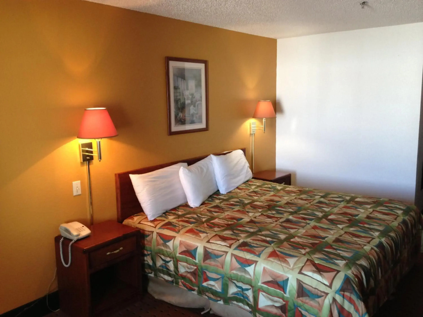 Brentwood Inn & Suites