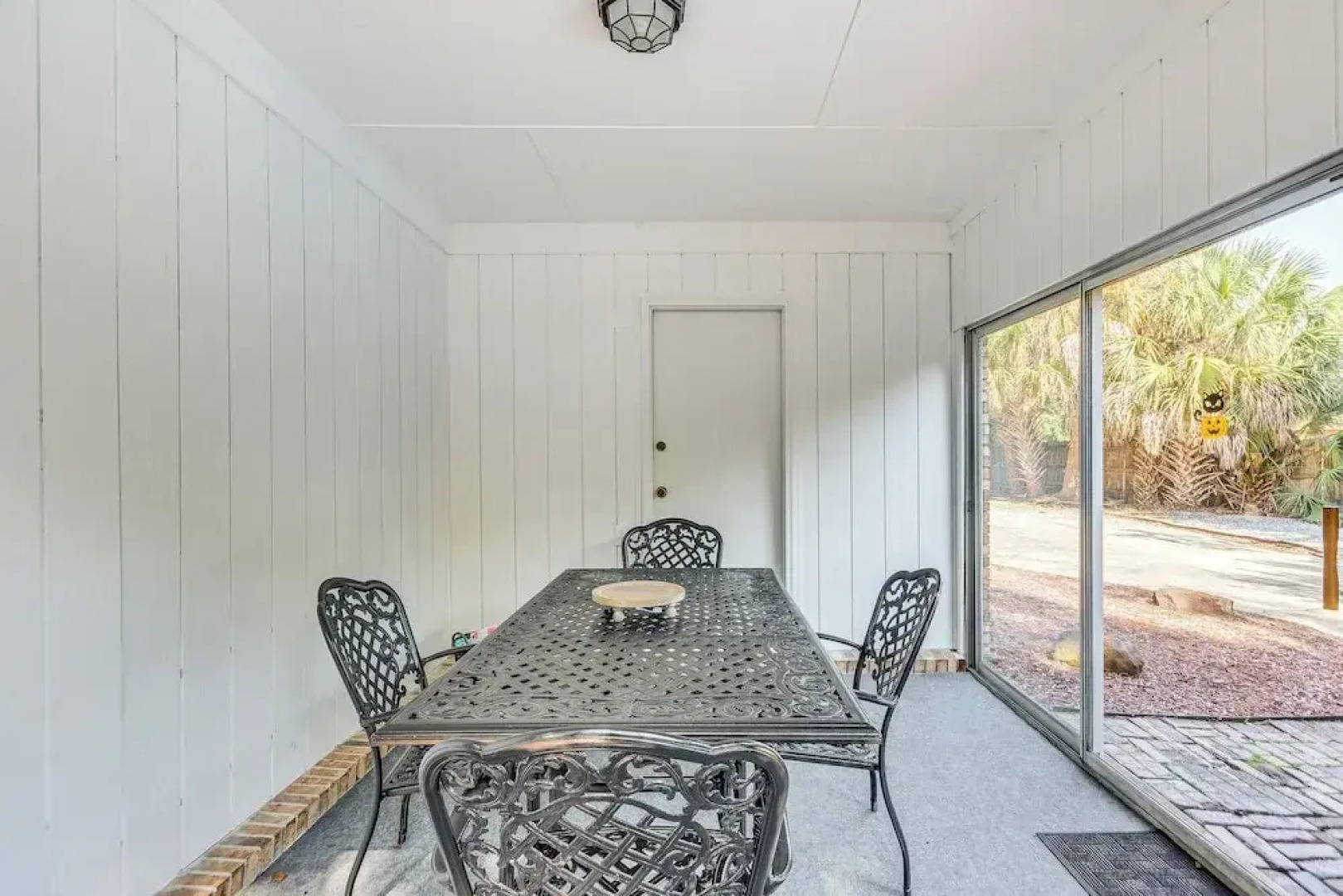 Poolside Oasis: 7 Mi to Pensacola Beach Boardwalk!