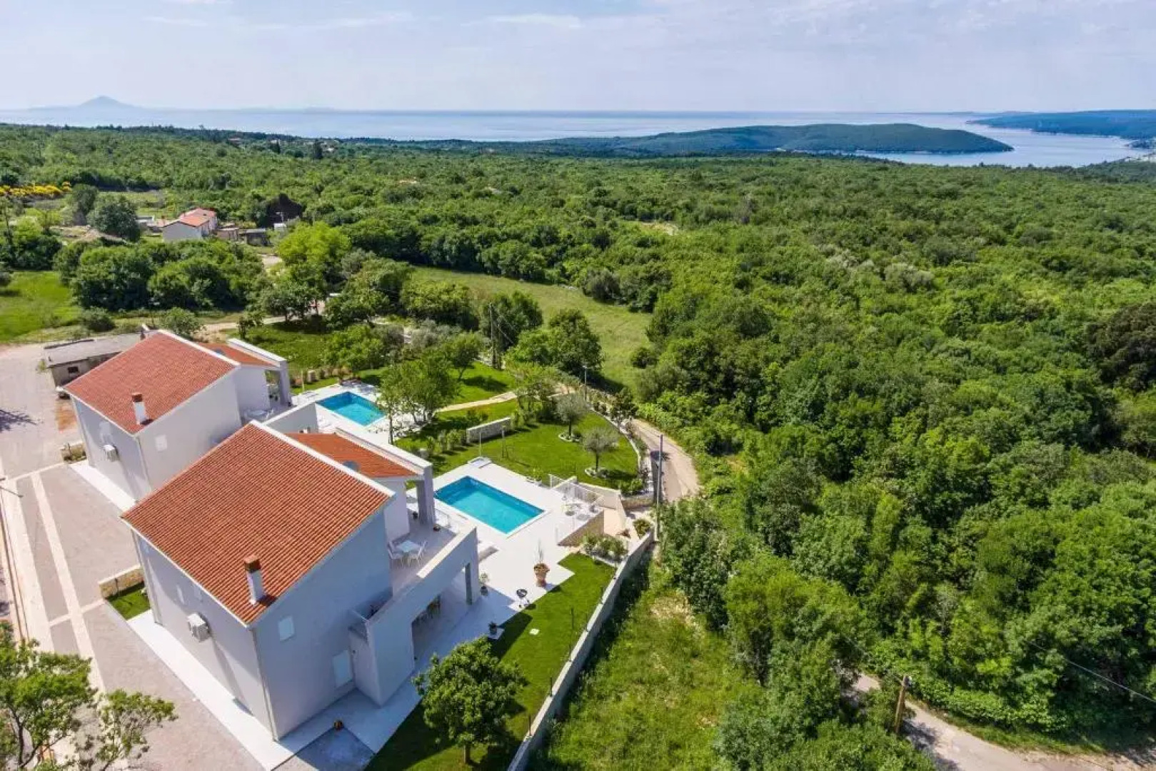 Villa White Pebble I