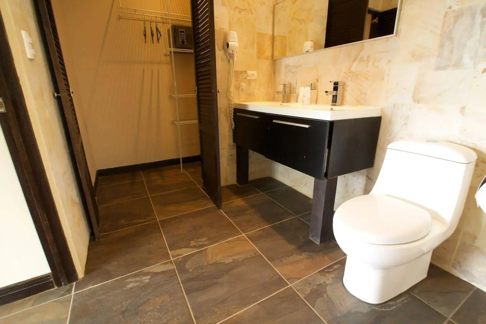 Tiki Villas Rainforest Lodge & Spa