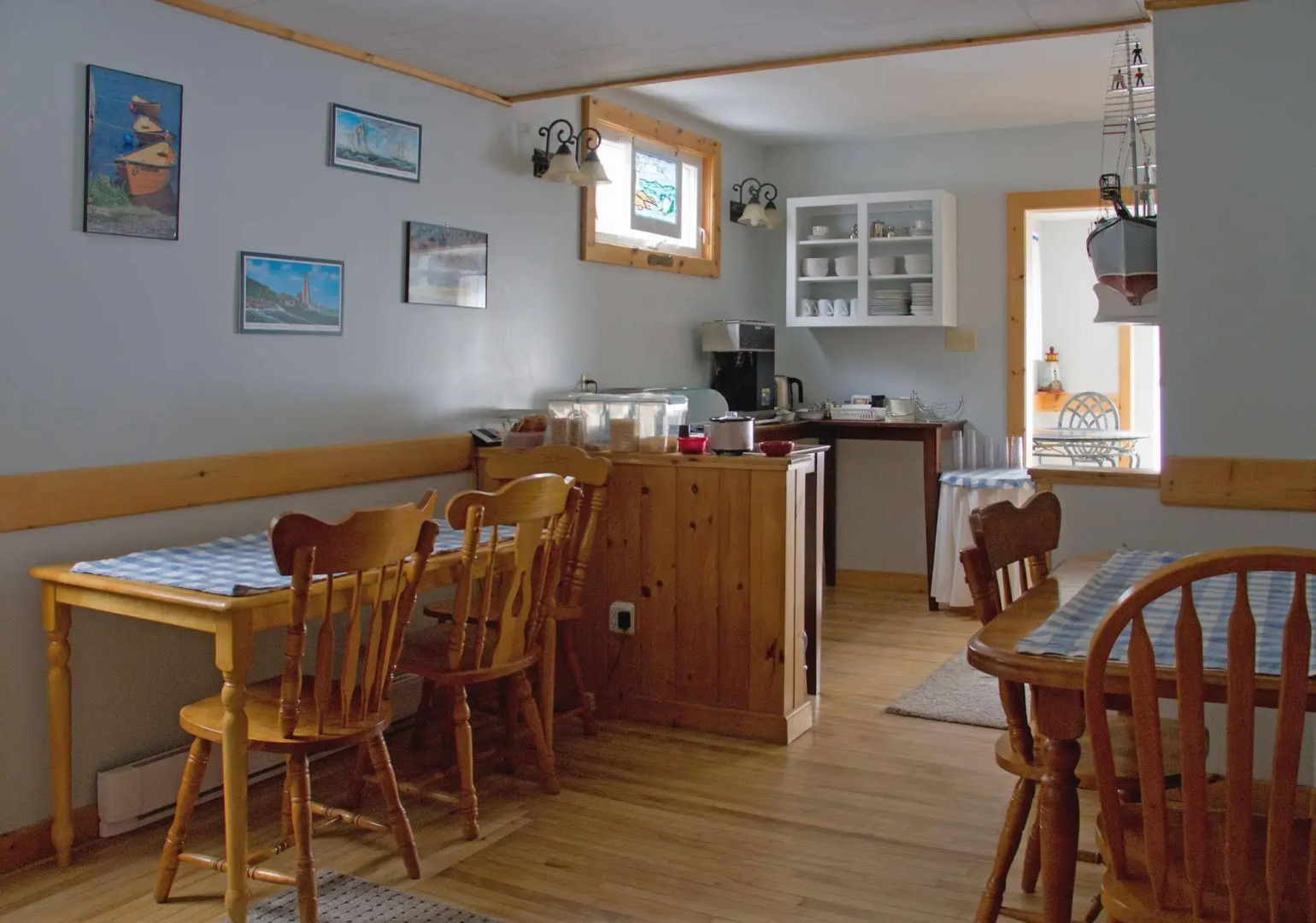 MacKenzie's Motel & Cottages