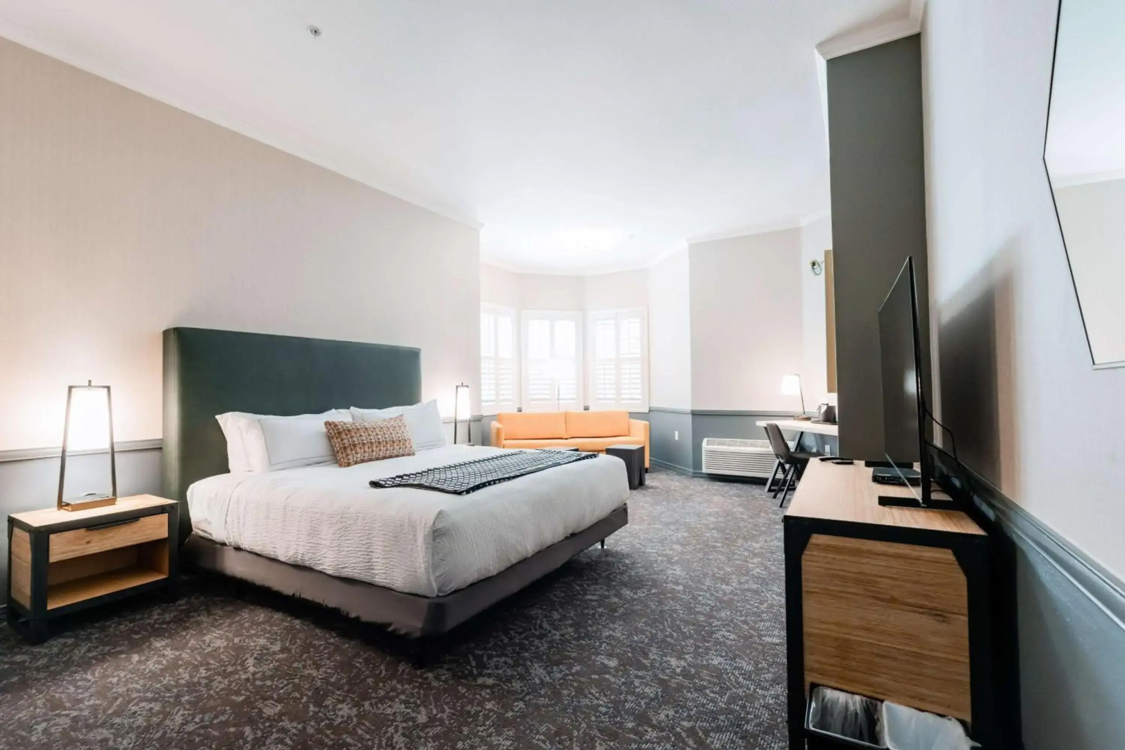 Hotel NoBo Cascade, Tapestry Collection by Hilton