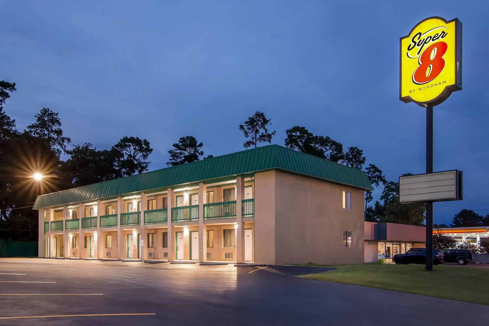 Super 8 by Wyndham Columbia SC / Ft. Jackson