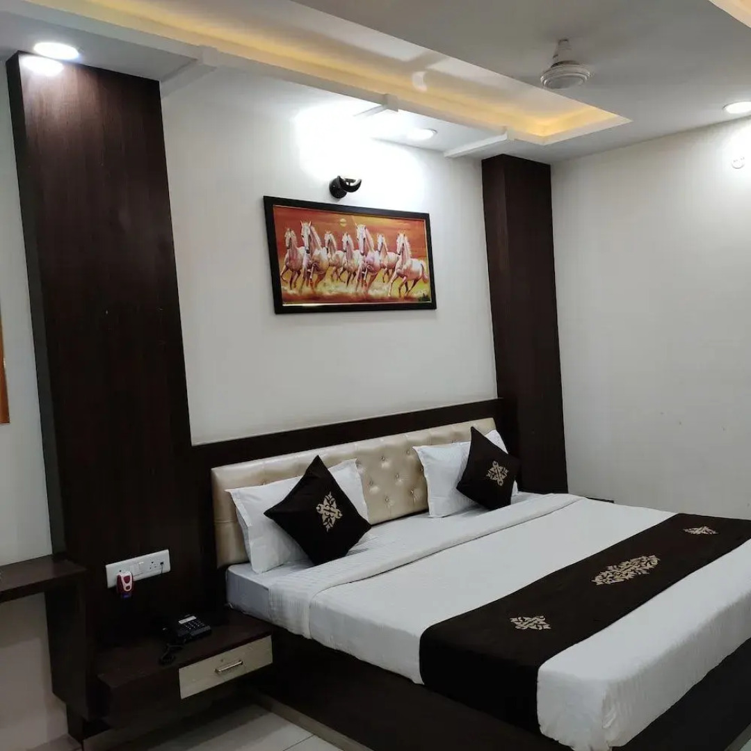 Vinayak Palace Hoshangabad