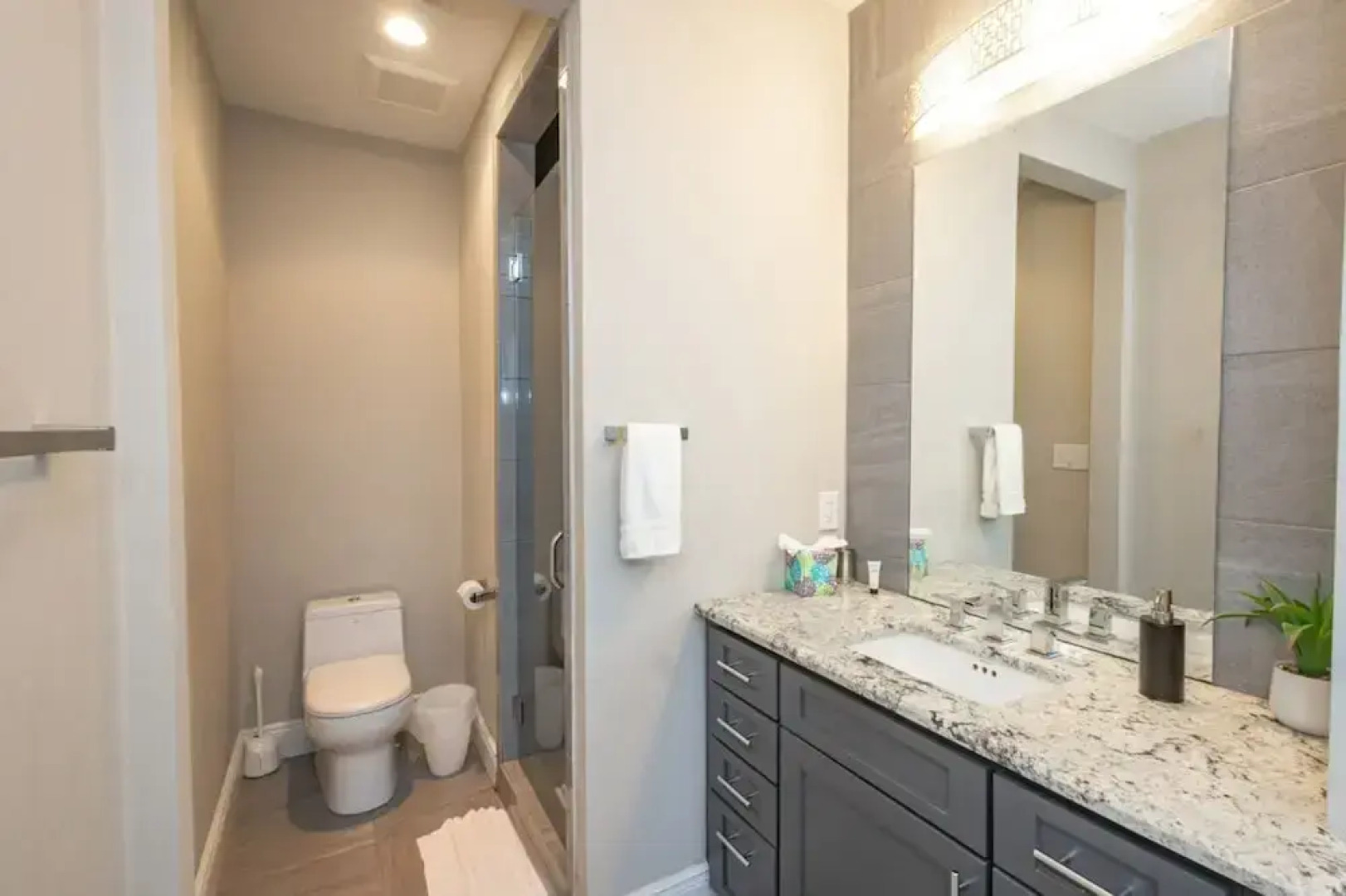 Spacious 6BR Beach Home With Elevator Decks - Ideal for Family Holidays Winter Escapes