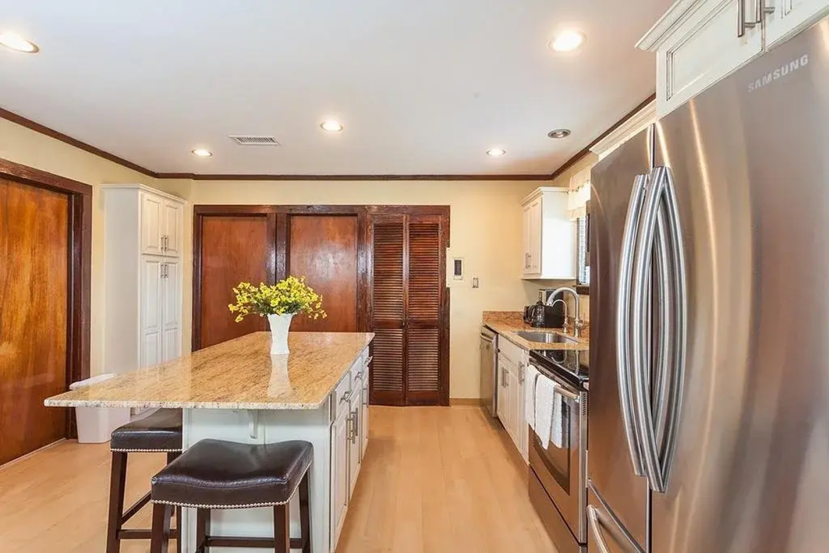 Seashell 3 Br Home by RedAwning