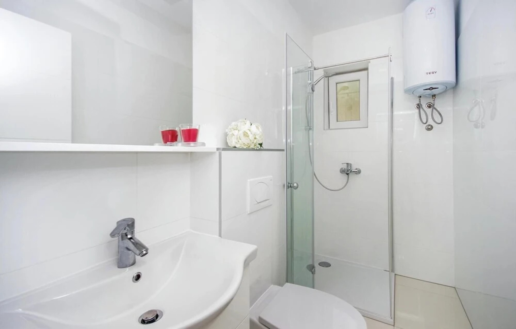 Nice Home in Brela with Hot Tub, WiFi & 4 Bedrooms