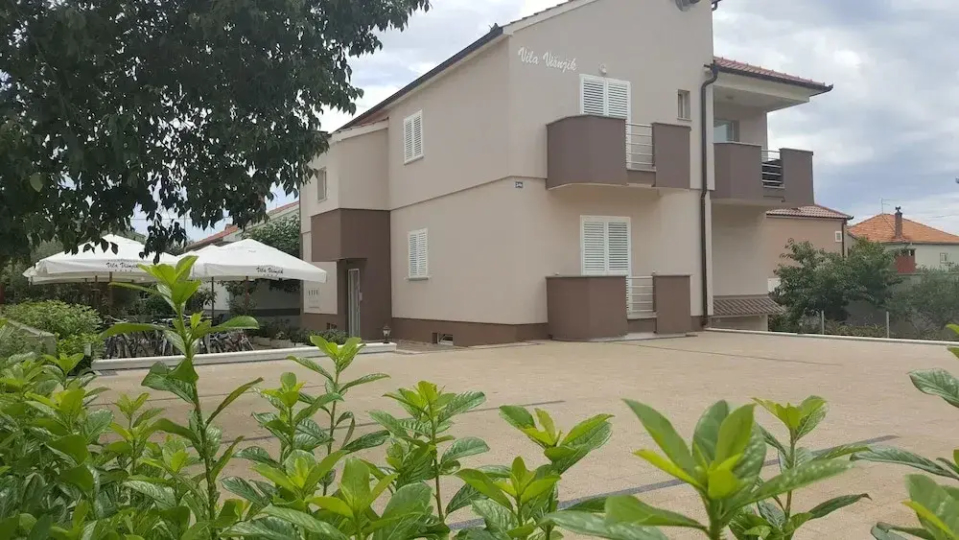 Apartments Villa Visnjik