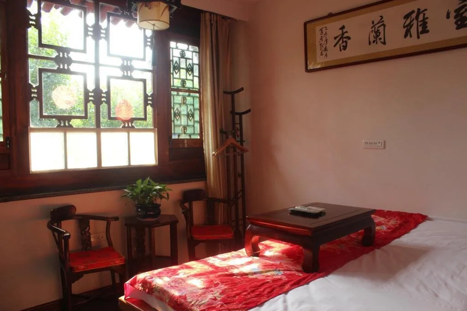 City Wall Old House.Ji Residence