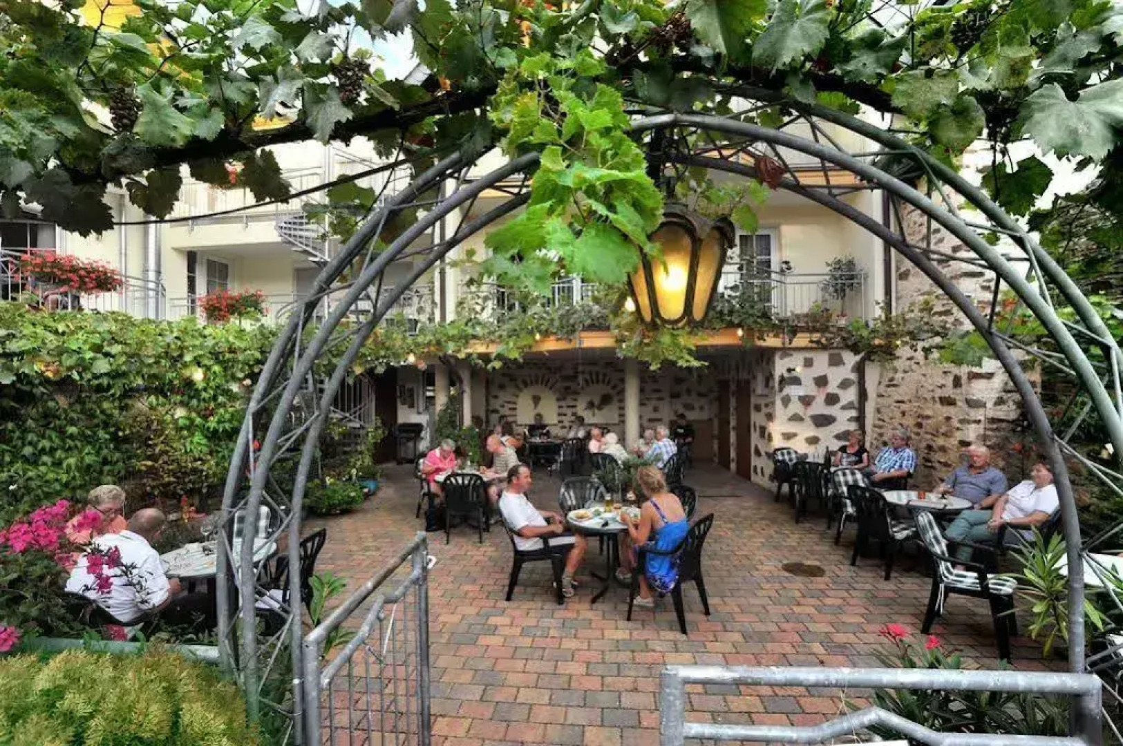 Winzerhotel - Restaurant zum Moselstrand