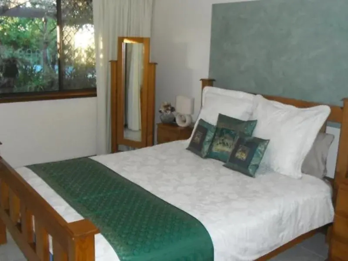 Linger Longer Vineyard Bed and Breakfast