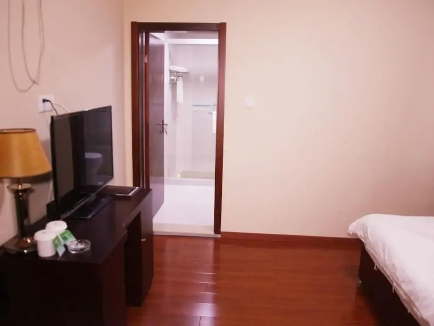 GreenTree Inn Suzhou Kunshan Bacheng Town Hubin North Road Business Ho