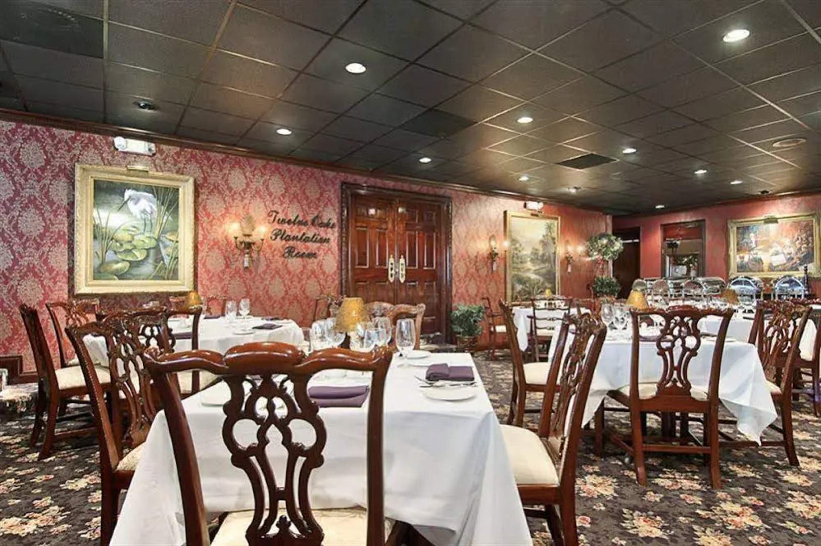 Red Rose Inn & Suites