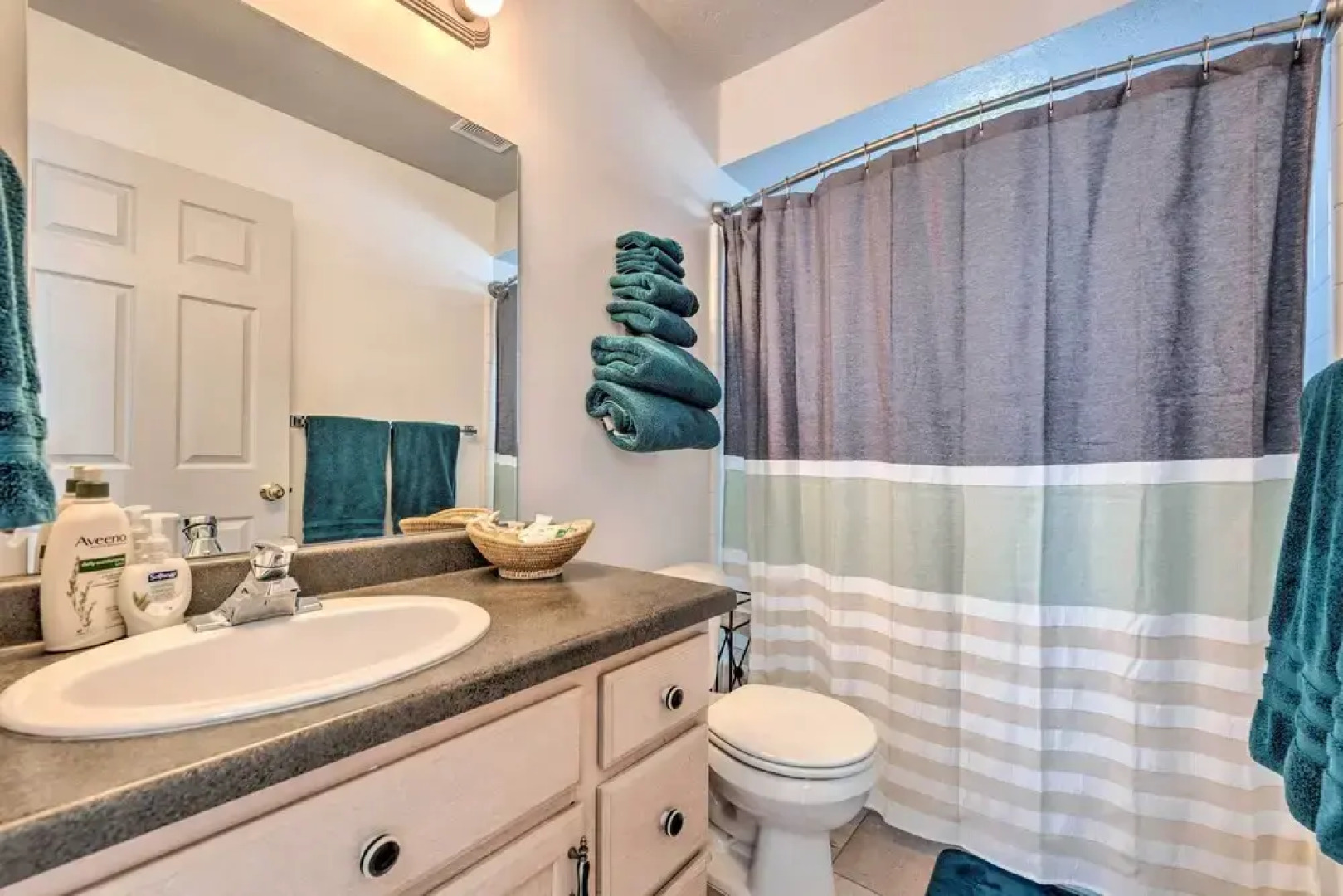 Family-friendly Logan Farmhouse w/ Yard & Near USU