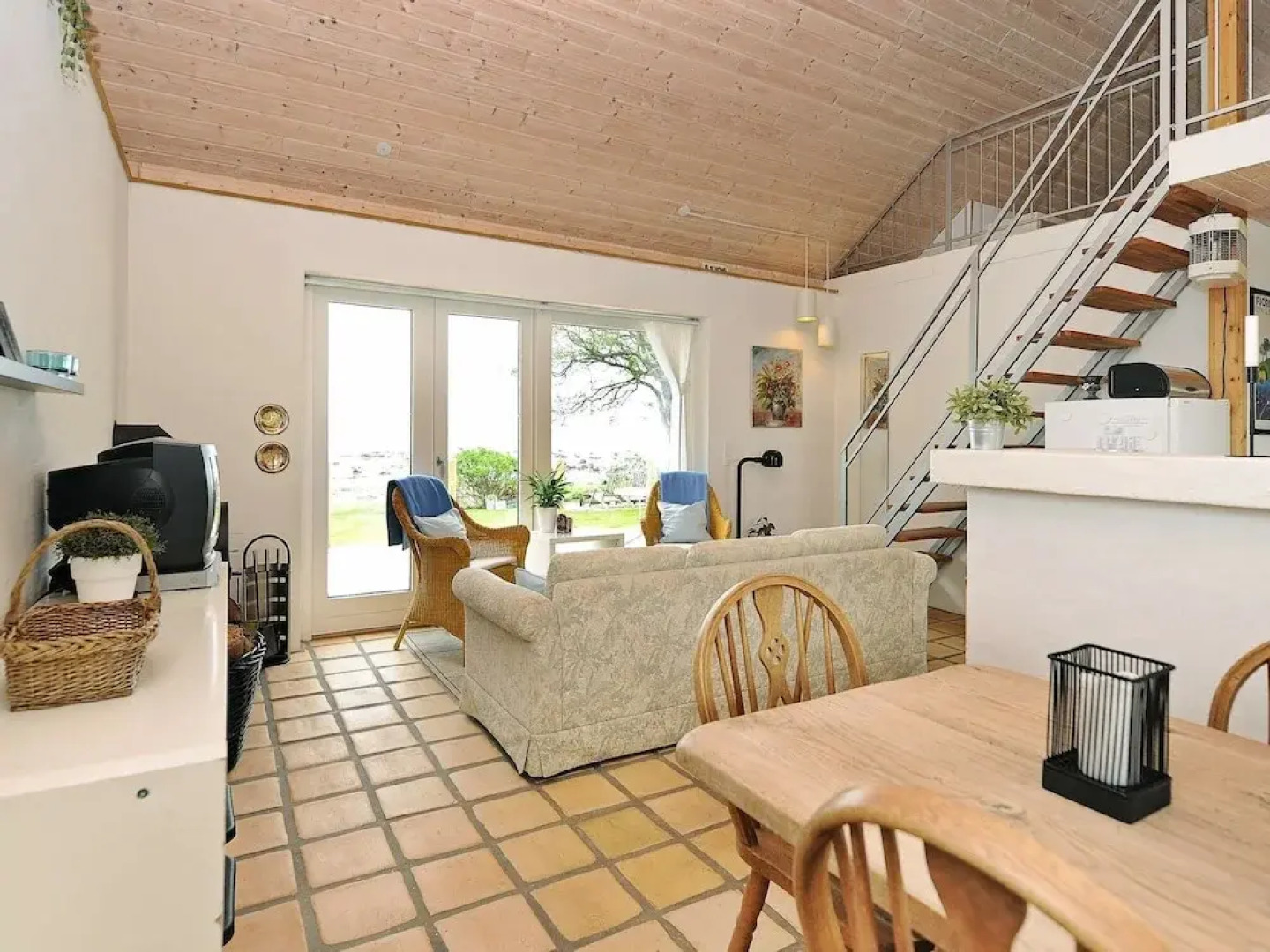 Rustic Holiday Home in Mesinge With Ocean View