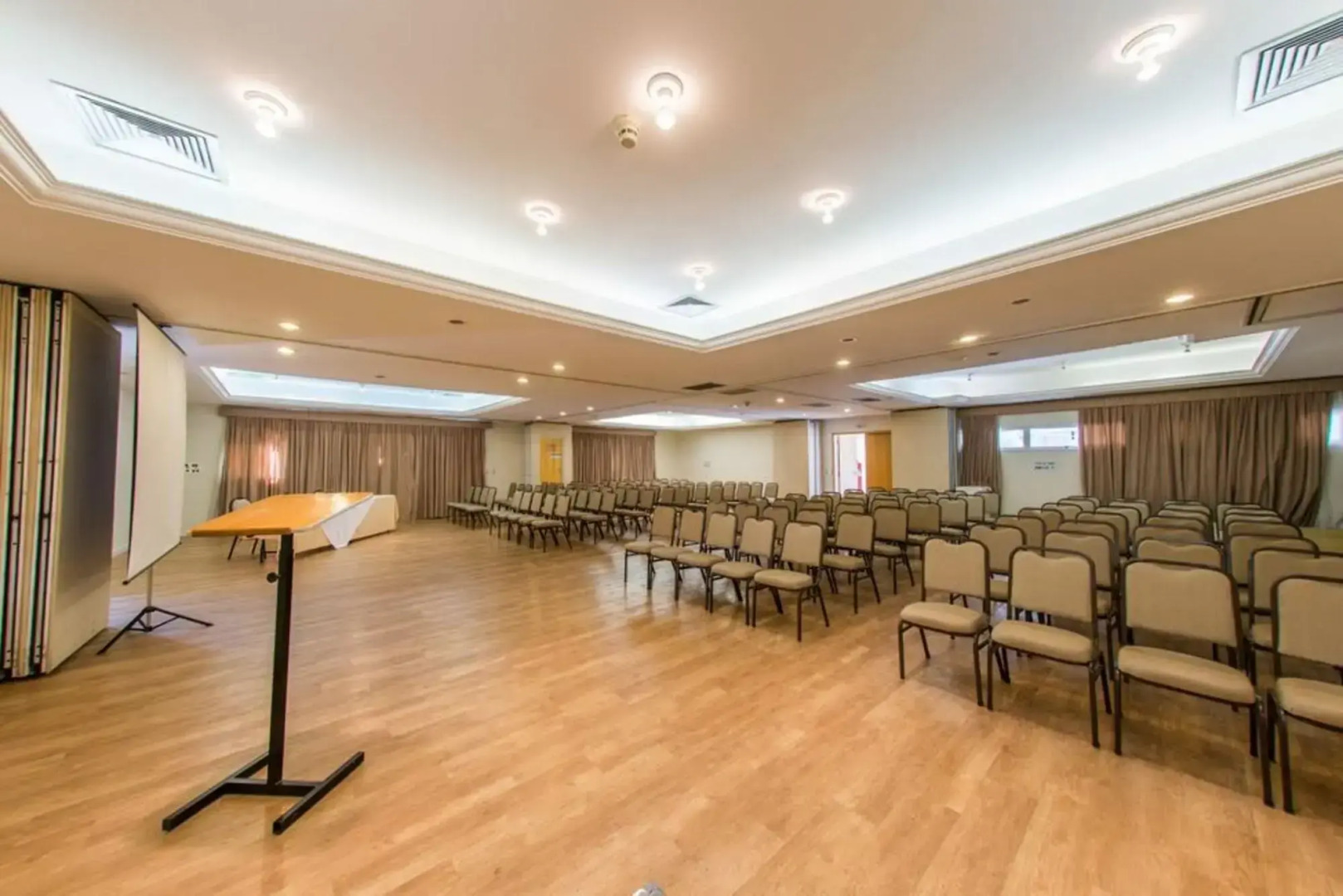 Carlton Plaza Baobá