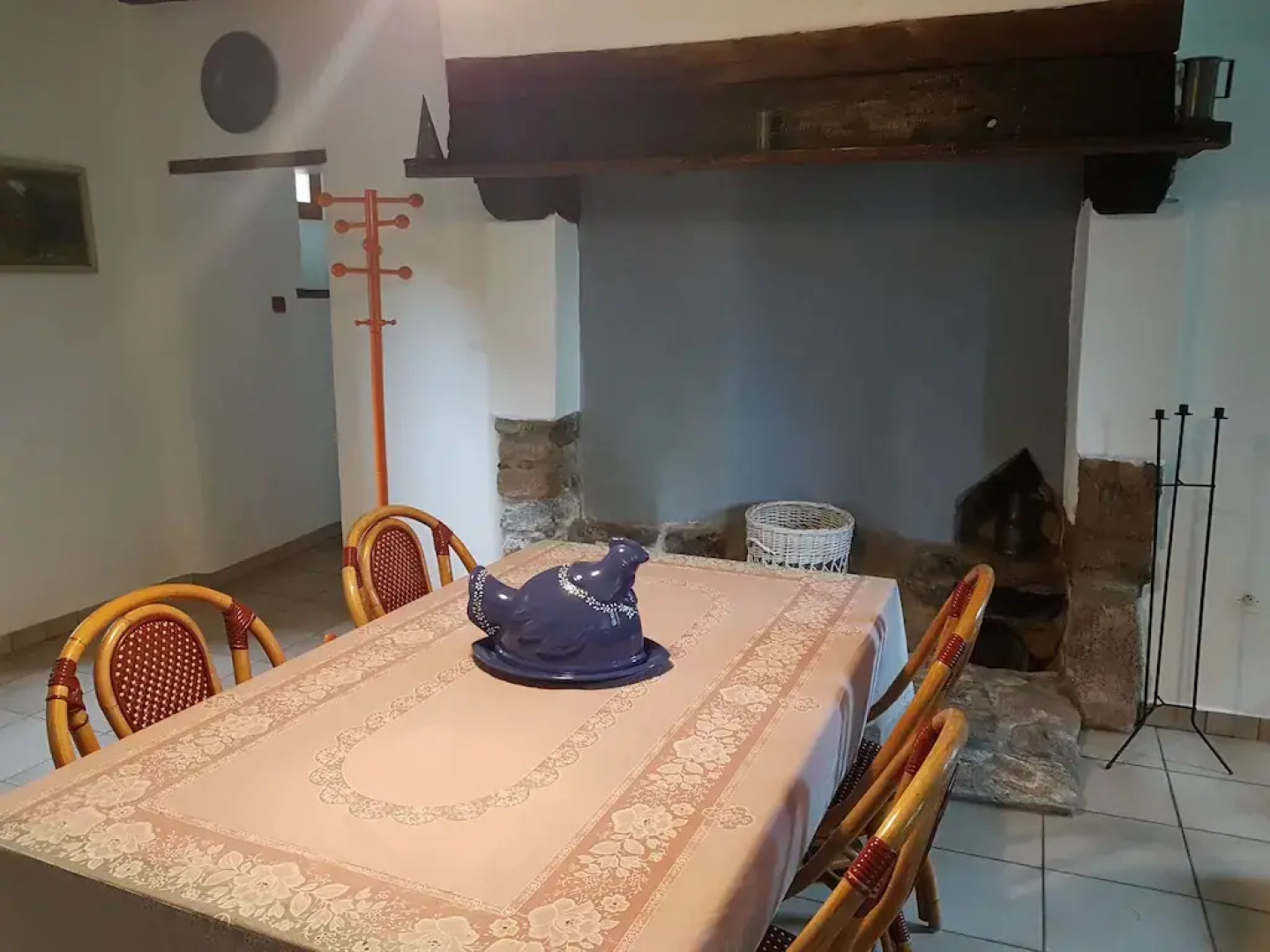 Typical Norman Farmhouse With Free Wifi, a Short Drive From the Coast