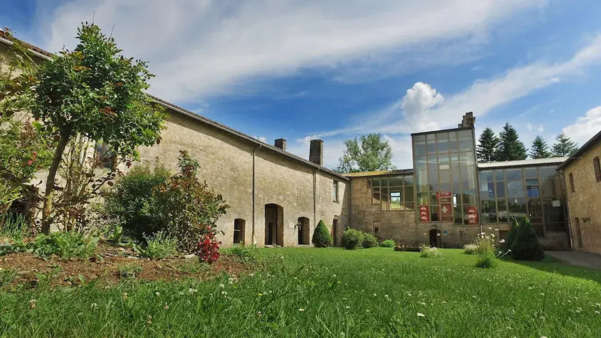 VVF Château sur la Vienne Lac de Vassivière, Nedde