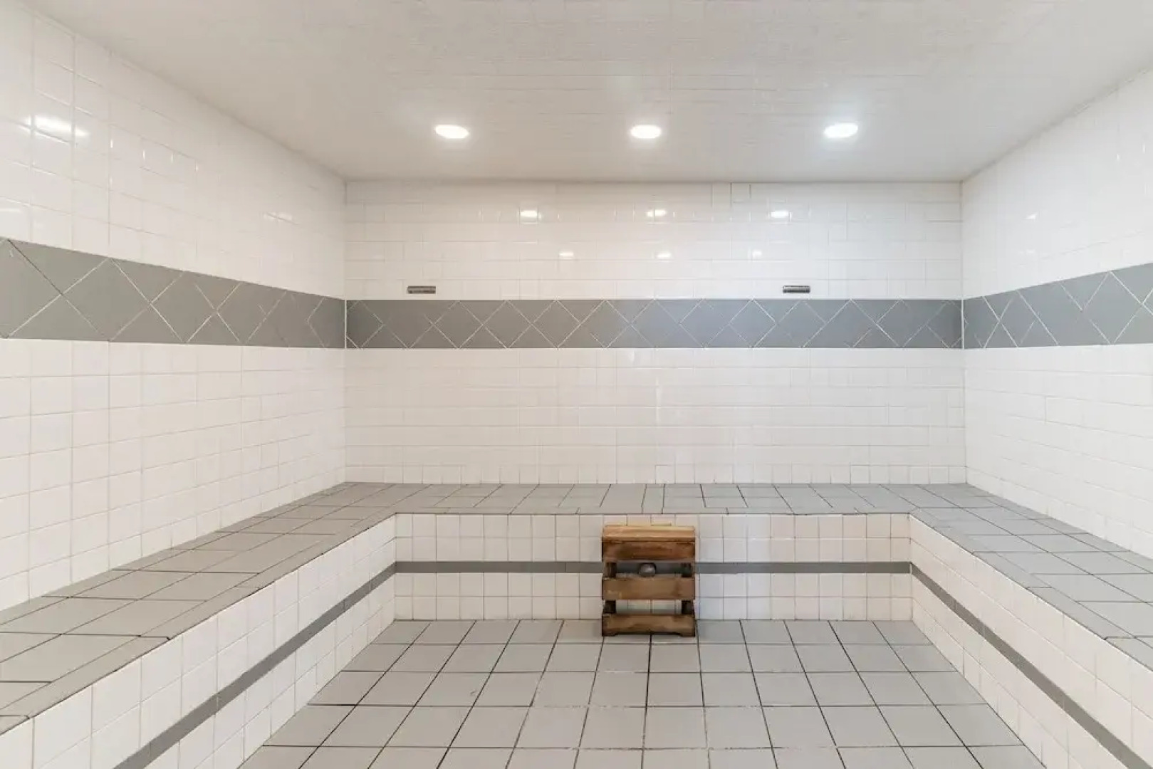 Handsome Condo, View in Sugar Mountain, Heated Pool & Jacuzzi by RedAwning