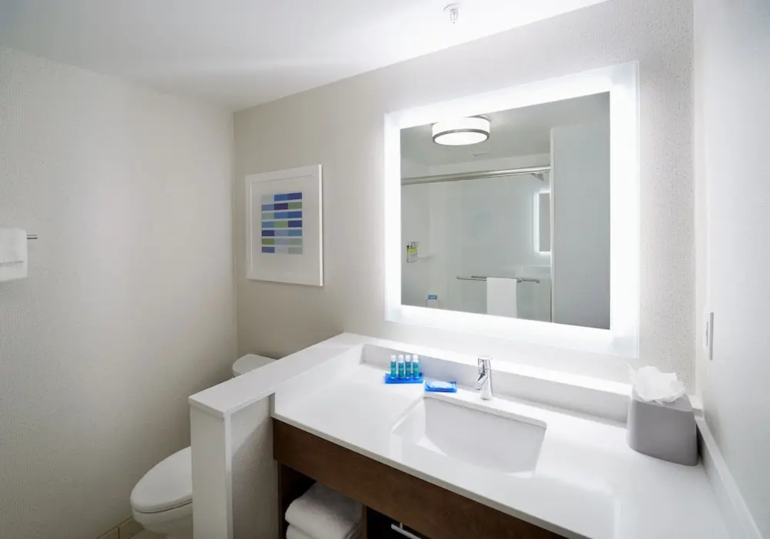 Holiday Inn Express & Suites Cincinnati North - Liberty Way