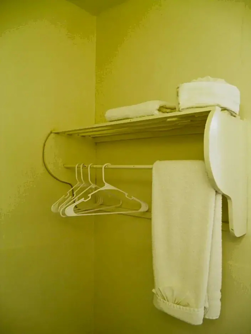 #52 Bungalow Seaside Hotel & Victors RV Park