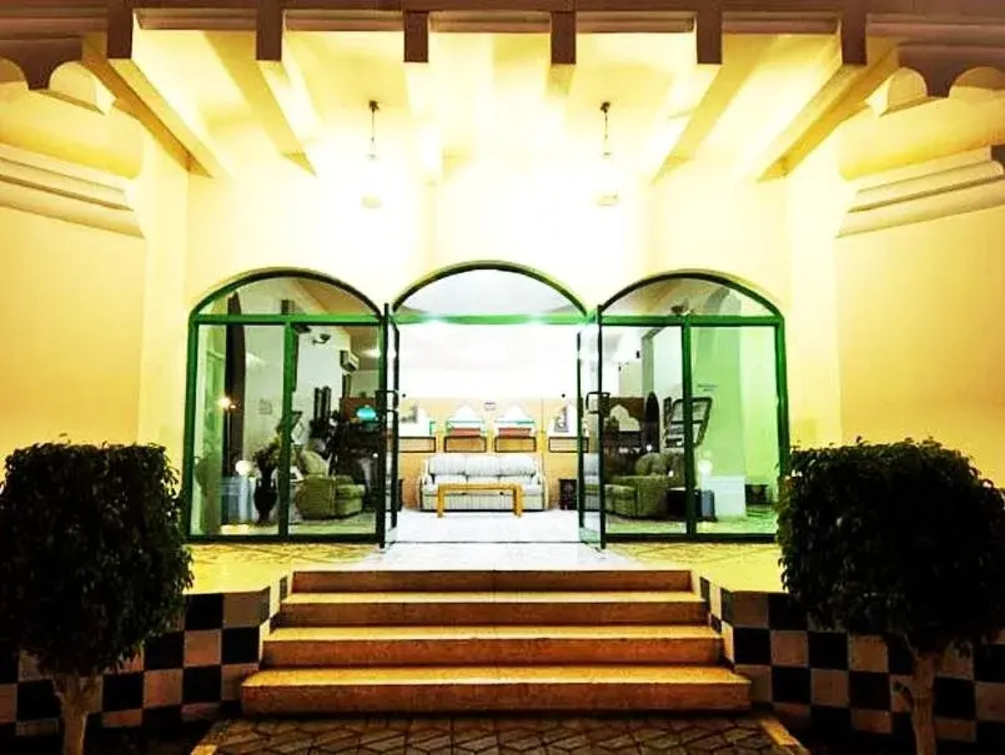 Green Oasis Hotel