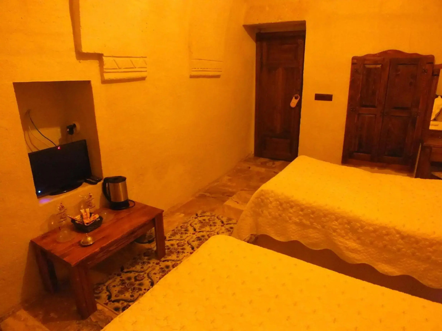 Dilek Tepesi Cave Hotel