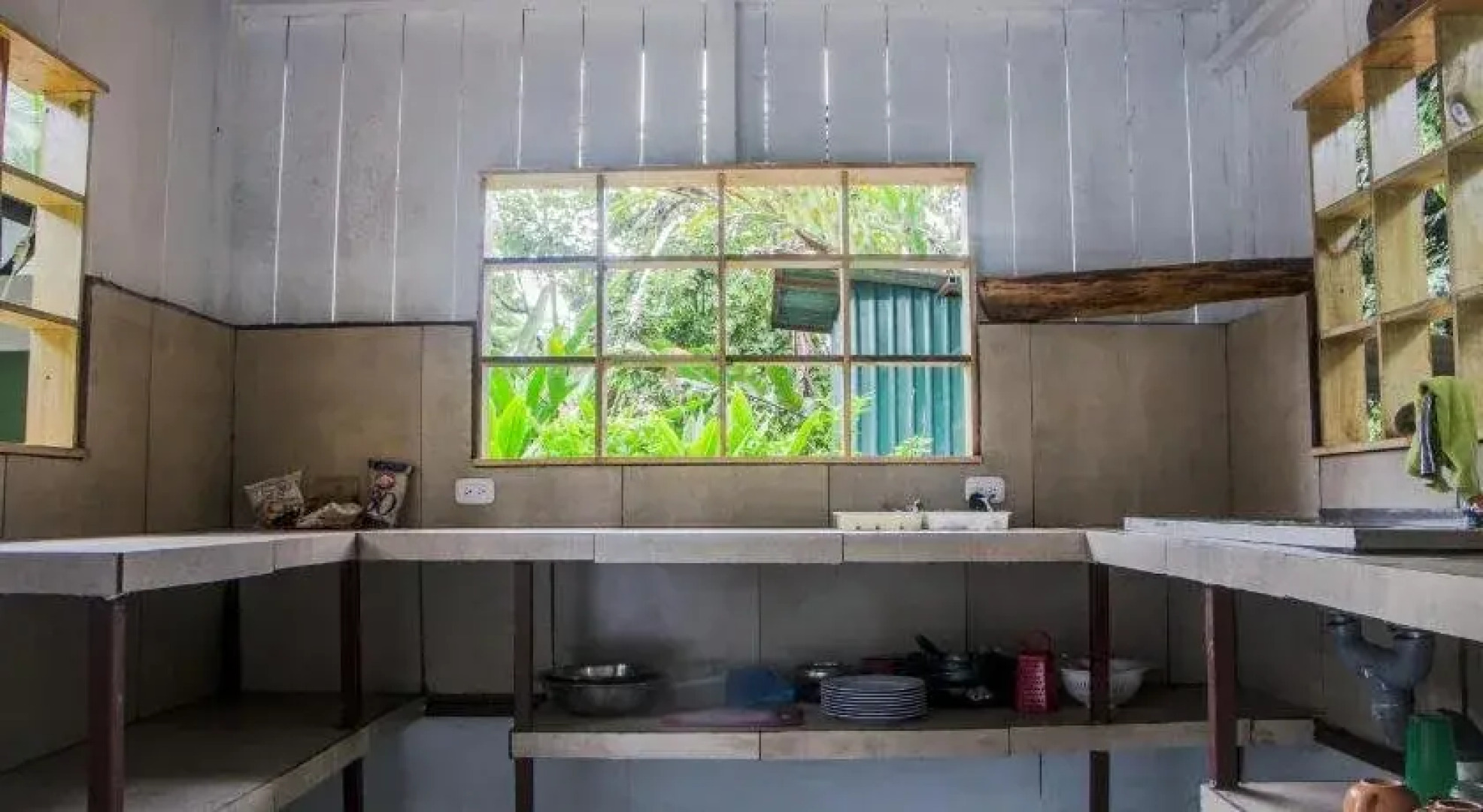 Drake Bay Backpackers