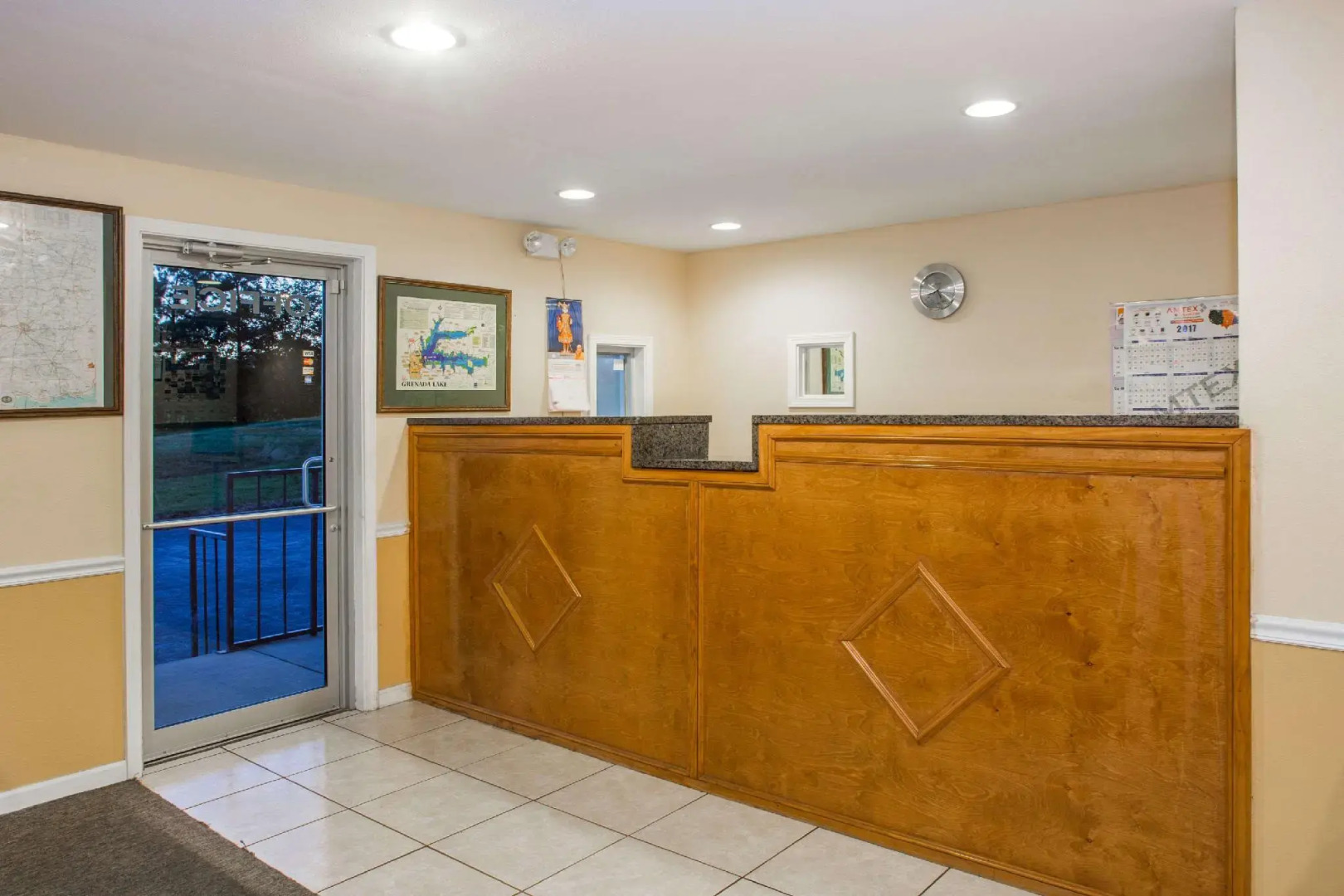 Knights Inn - Grenada MS