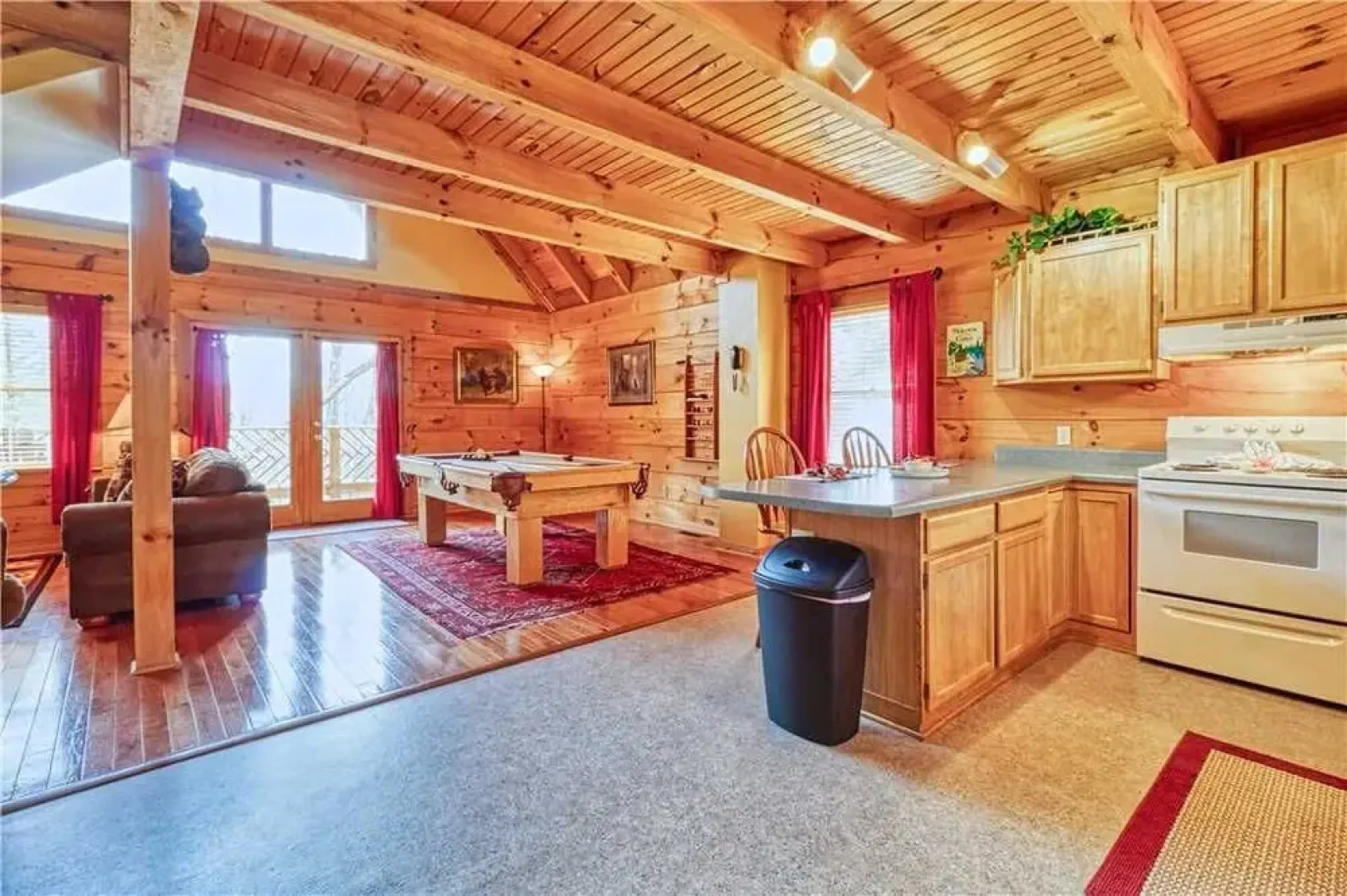 Above Ole Smokys Clouds - One Bedroom Cabin