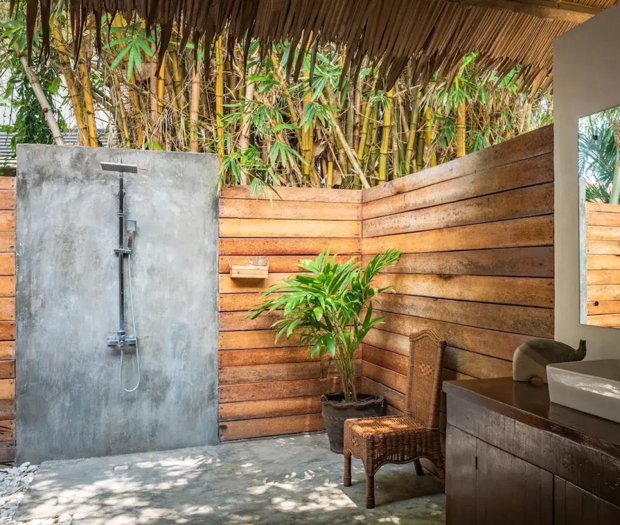 Fish Unlimited Beach & Dive Resort