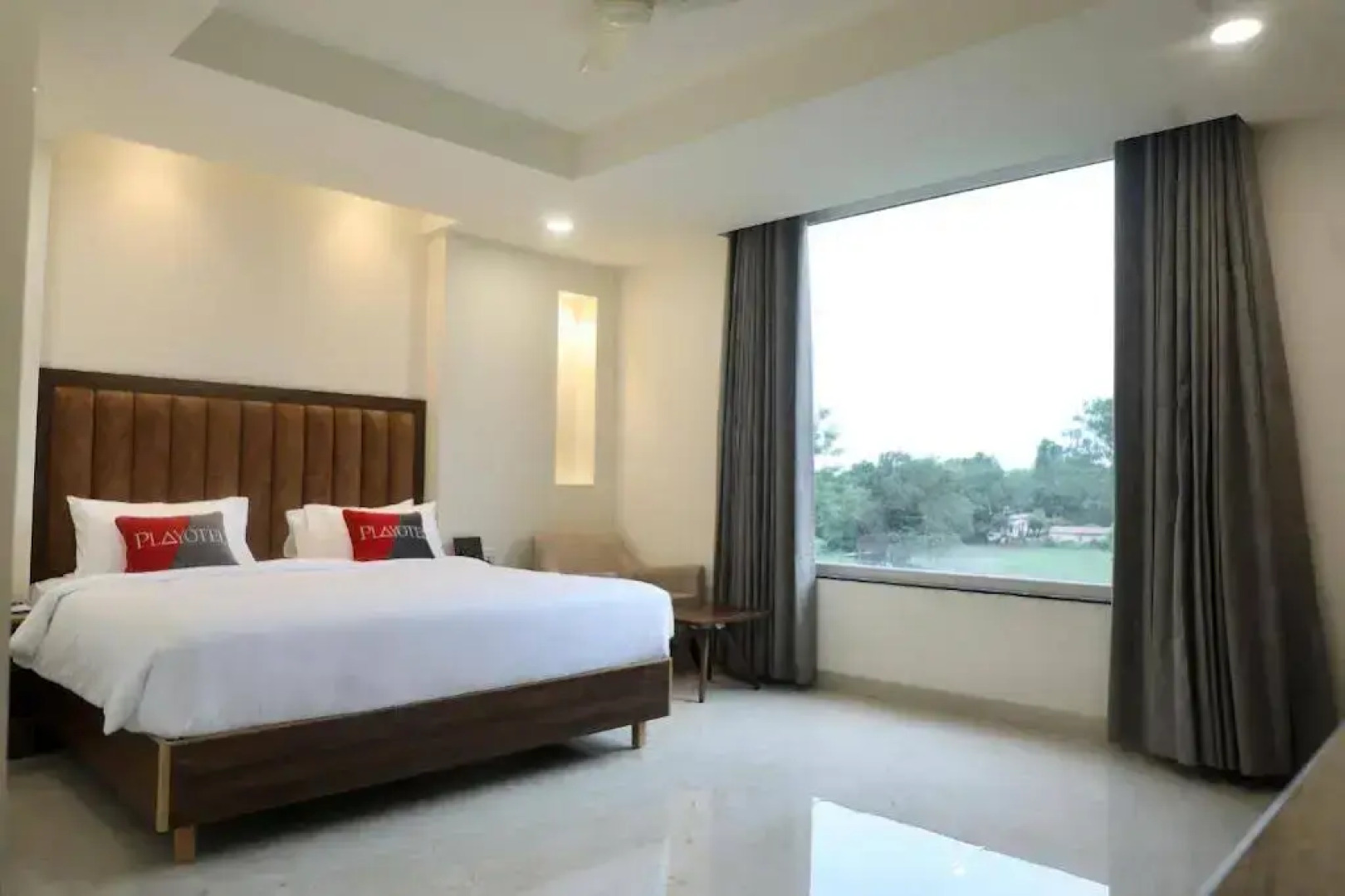 Playotel Premier Guna