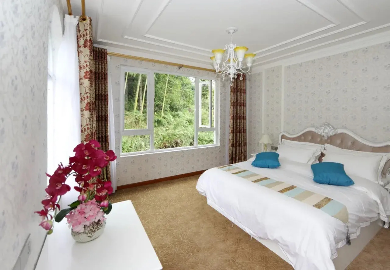 Panshan Tingquan Tuwo Holiday Resort