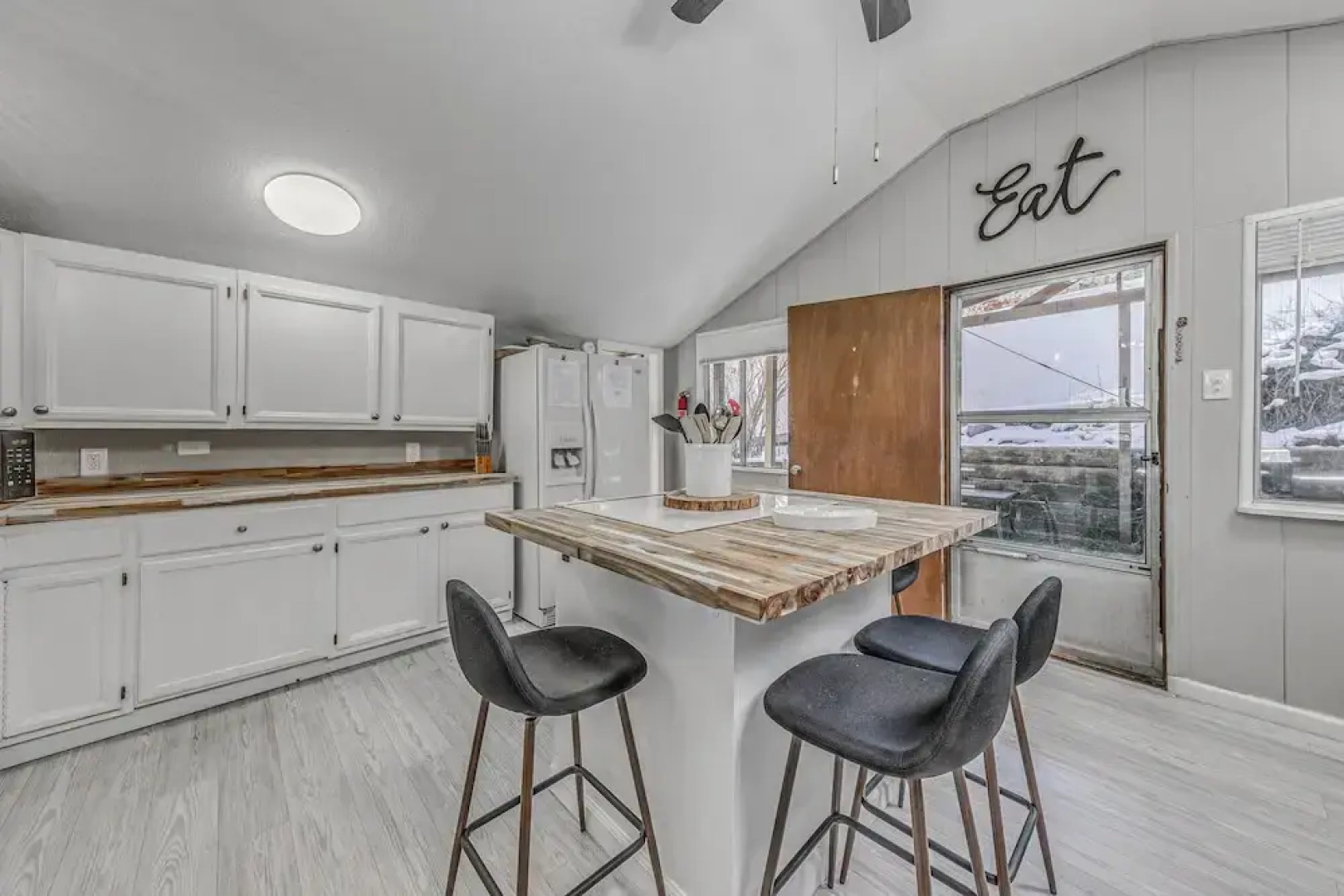 Ruidoso Retreat w/ Mtn Views ~ 20 Mi to Ski Apache