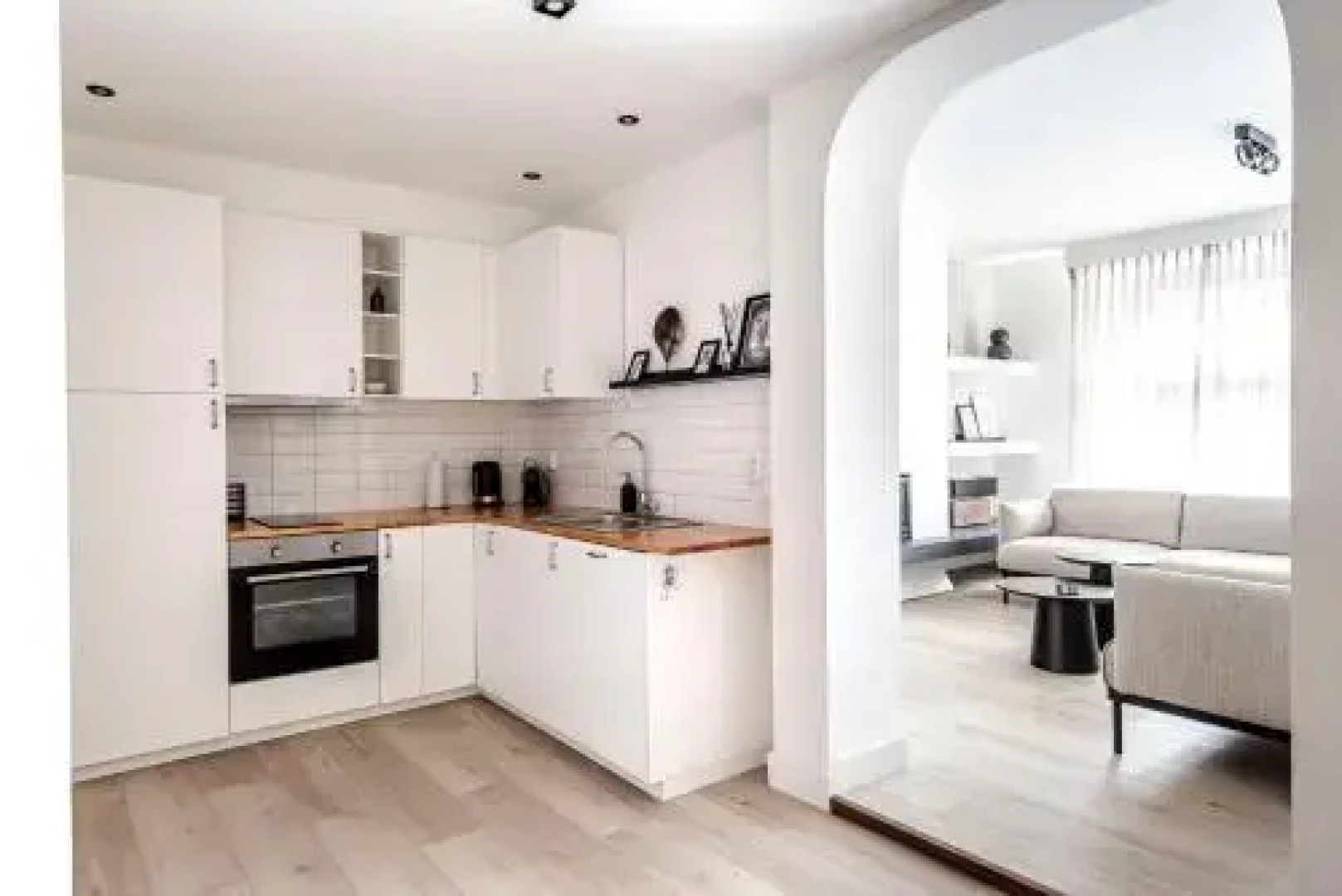 Timeless City Residence