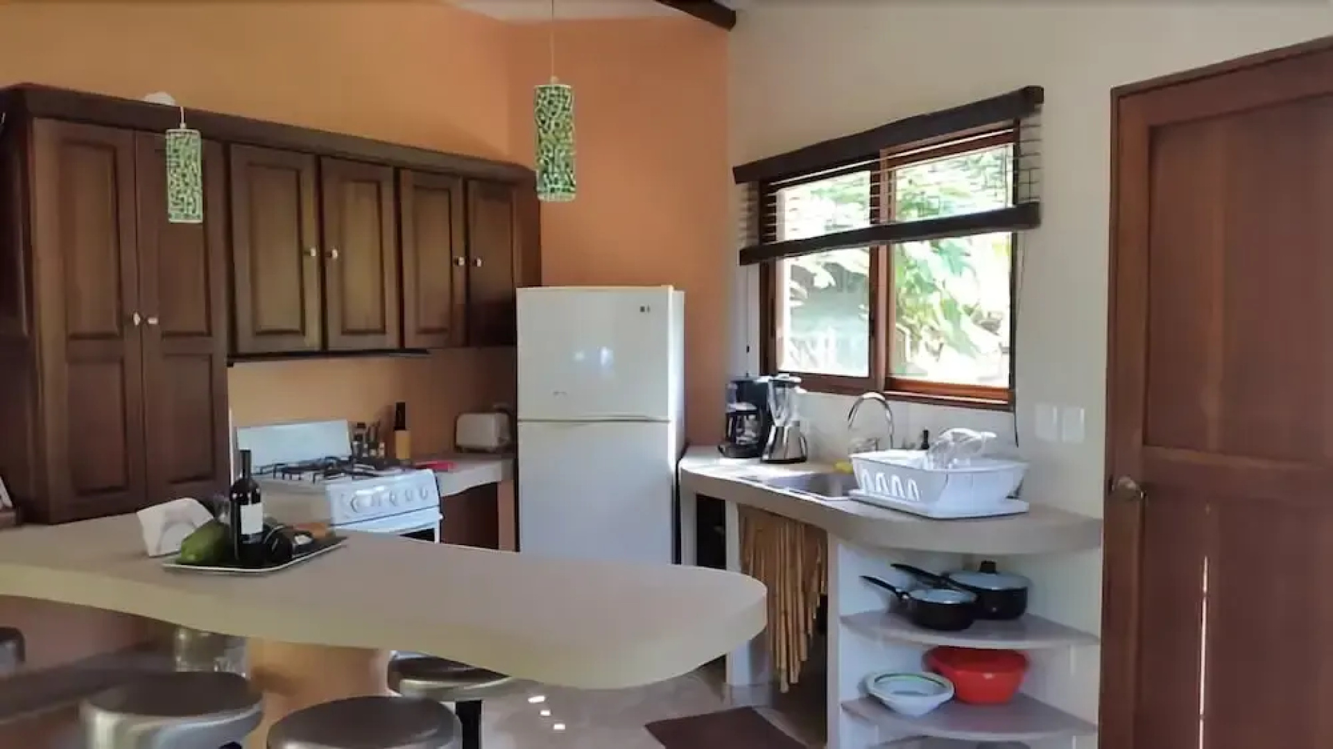 Manoas Luxury Camping and Villa Rentals