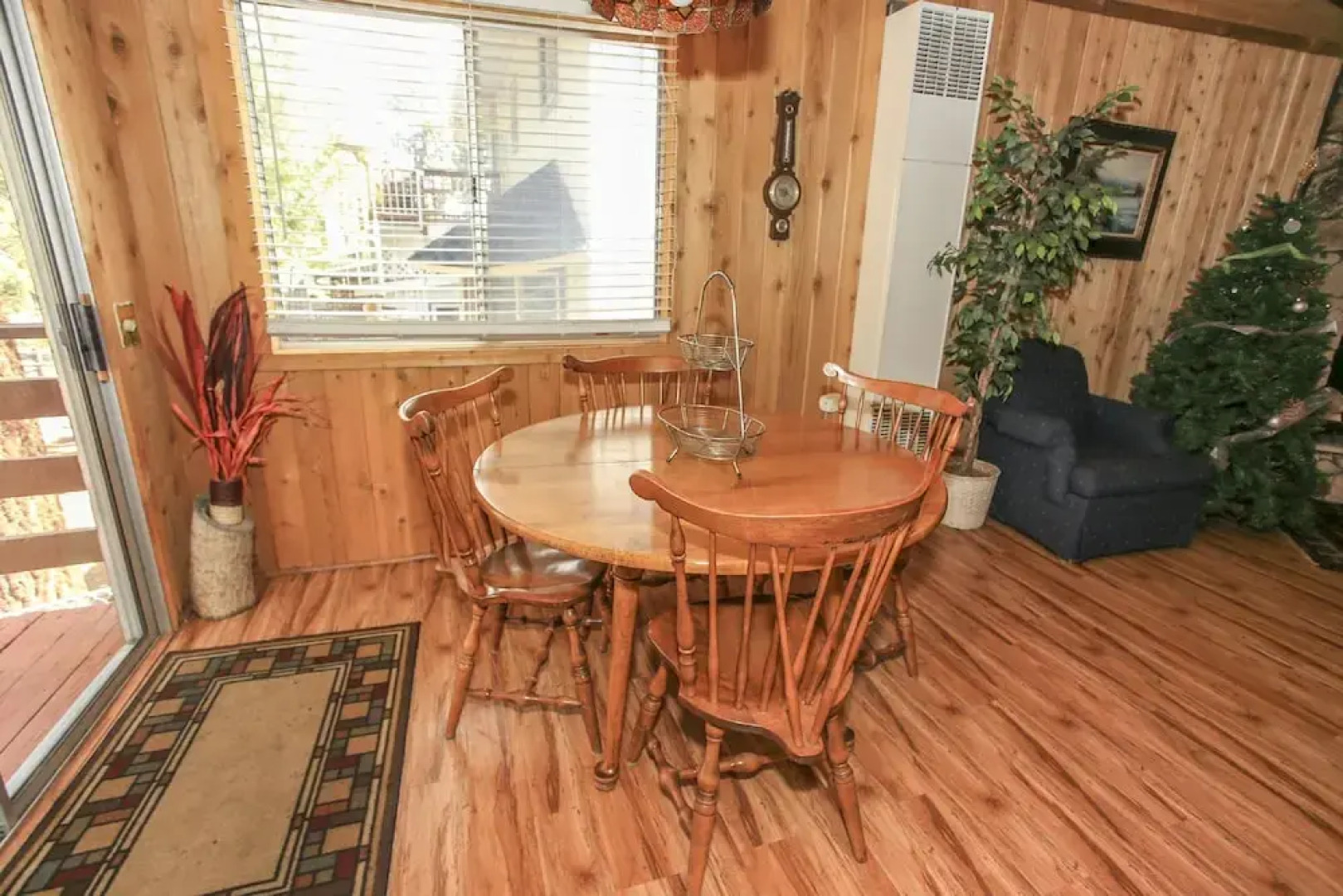 Grannys Love Shack by Big Bear Cool Cabins