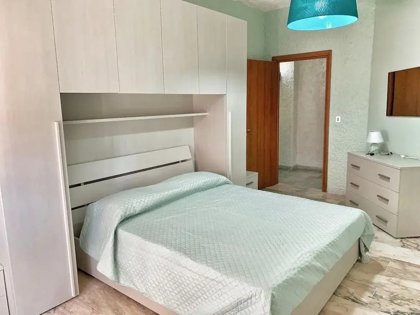 Casa Alba by holidayngo