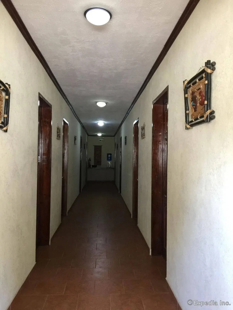 TipTop Hotel, Resto and Delishop