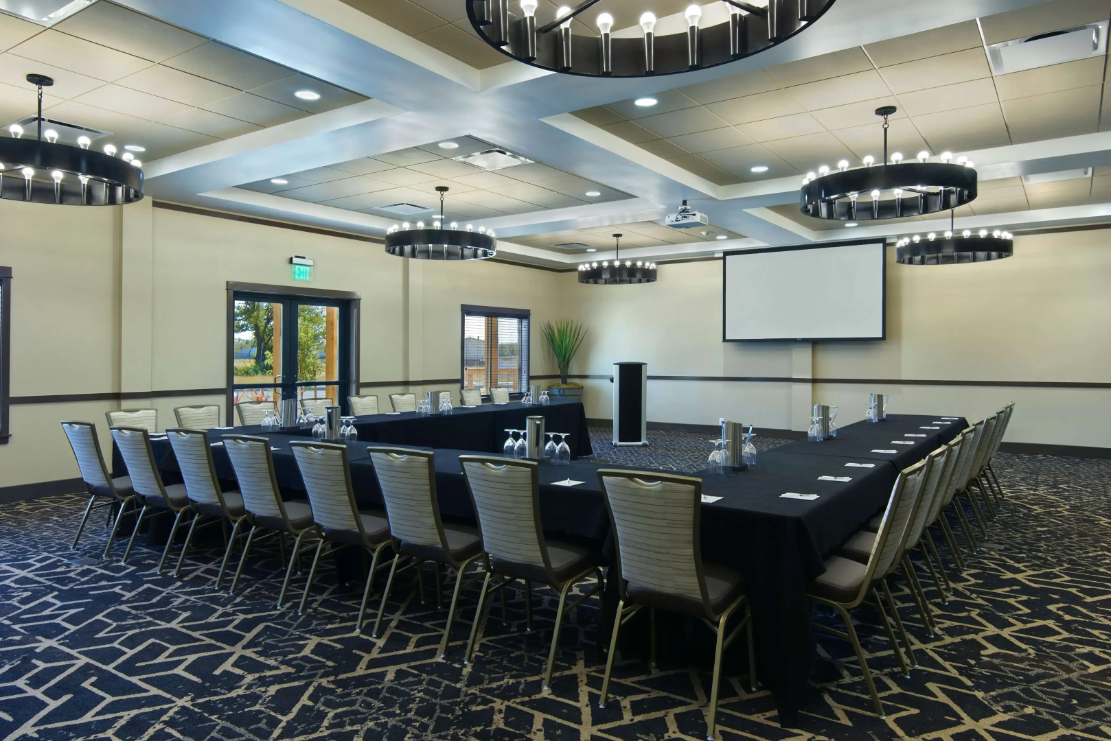 Oxford Suites Sonoma County