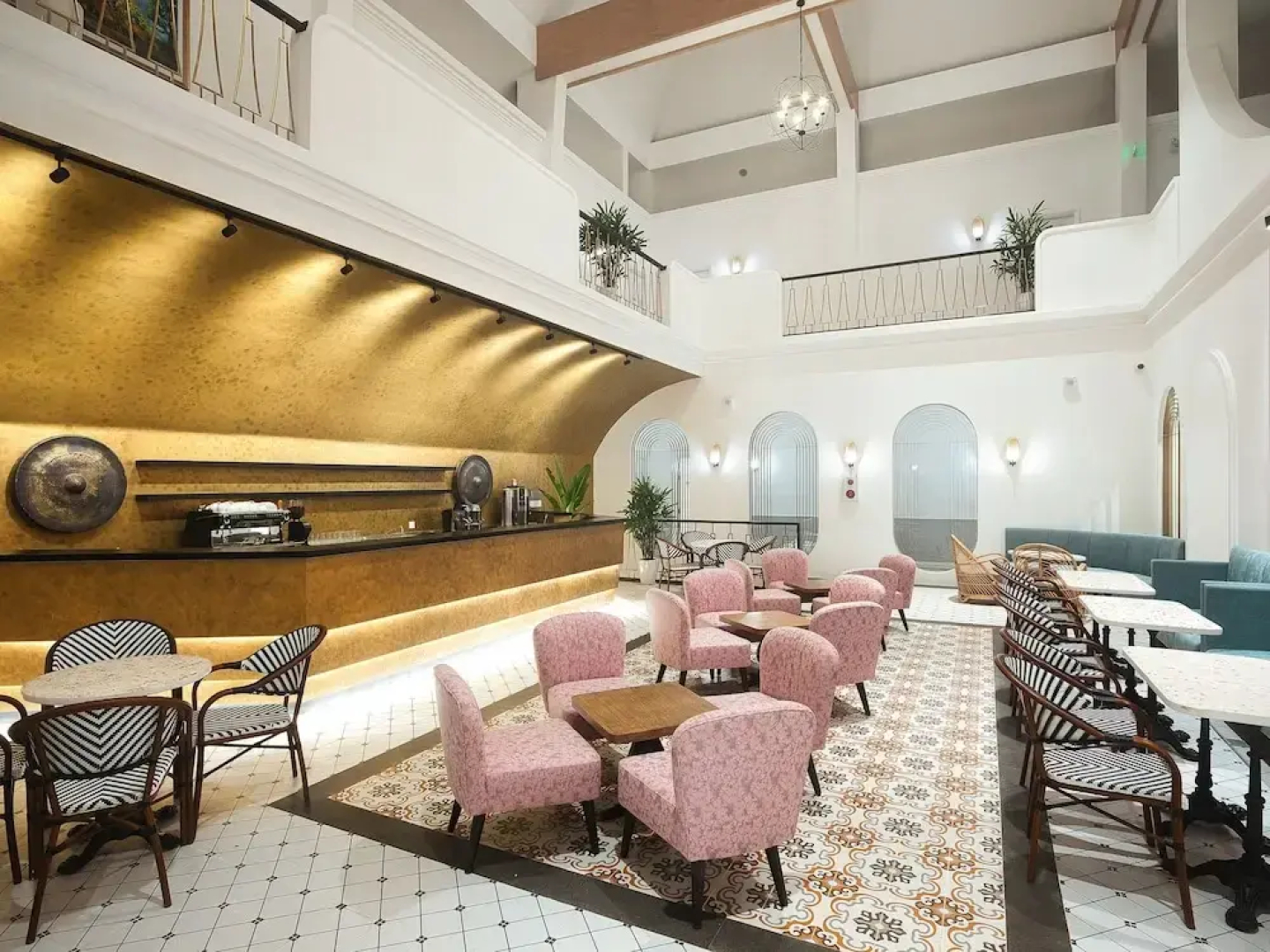 Golden Sun Hotel - Mangden