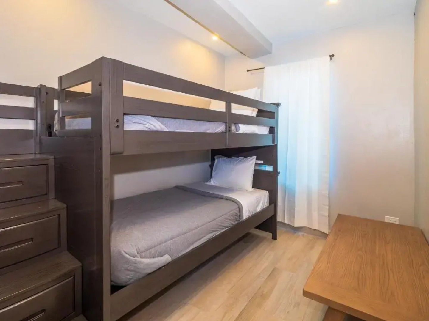 Newly Renovated 8 Bedroom Ocean Front Villa with Pool